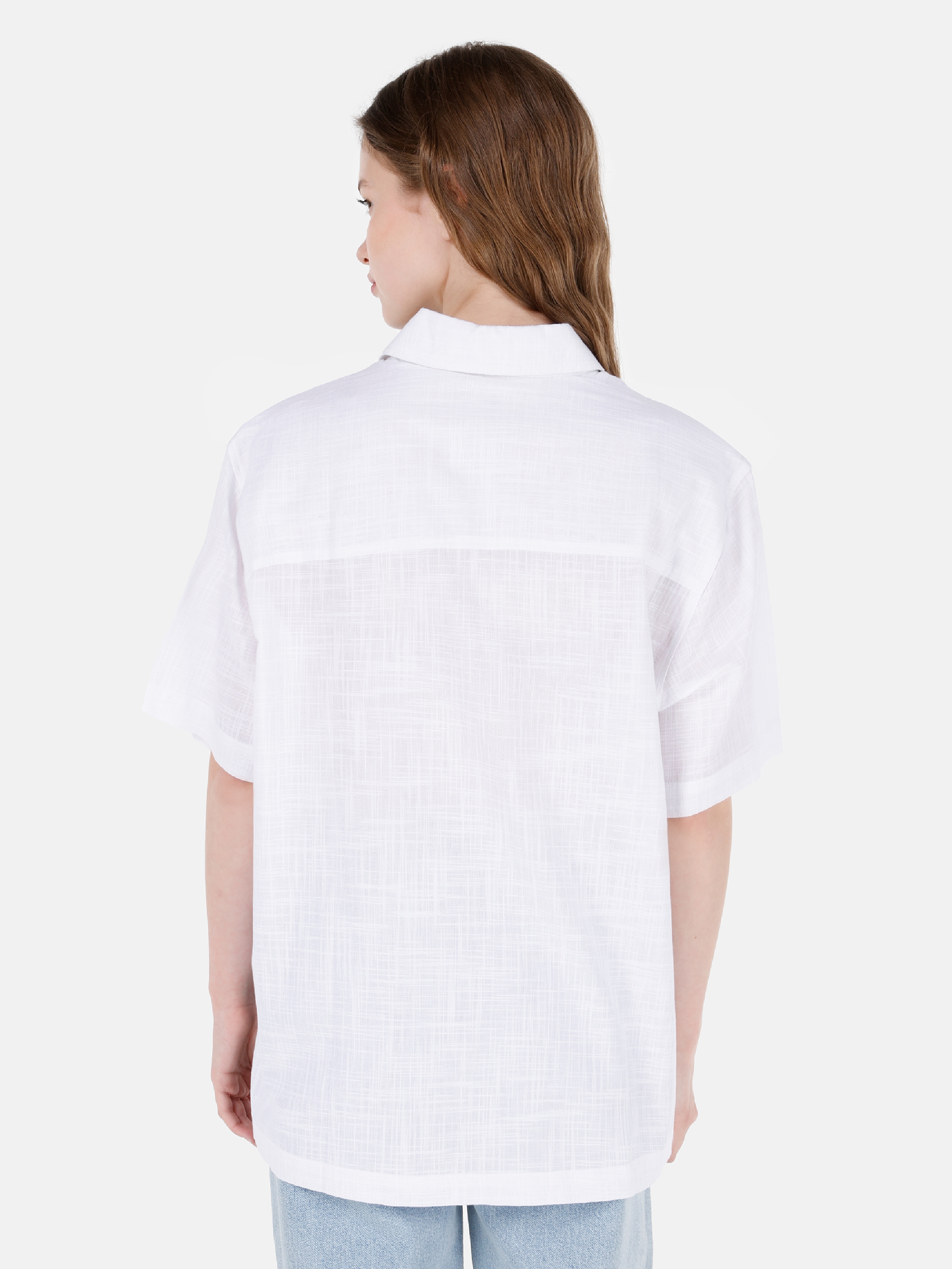 Normal Kesim Shirt Yaka İşlemeli Beyaz Kadın Kısa Kol Gömlek Cl1068891