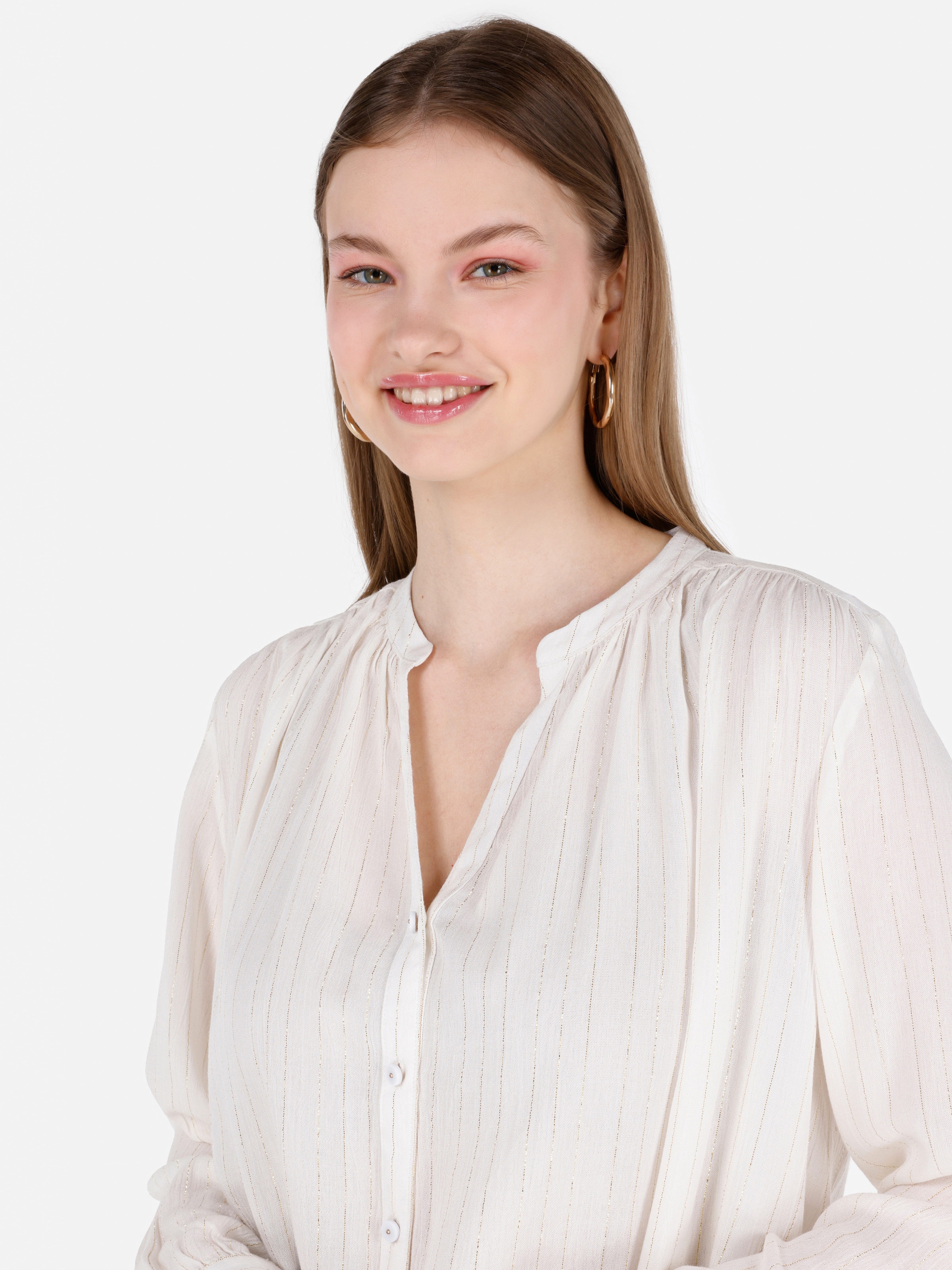 Normal Kesim V Yaka Beyaz Kadın Uzun Kol Gömlek