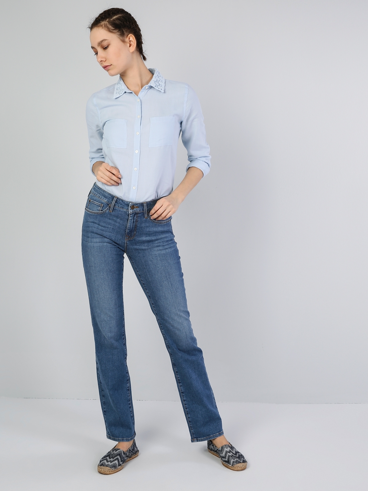 792 Mıla Orta Bel Düz Paça Regular Fit Mavi Kadın Jean Pantolon