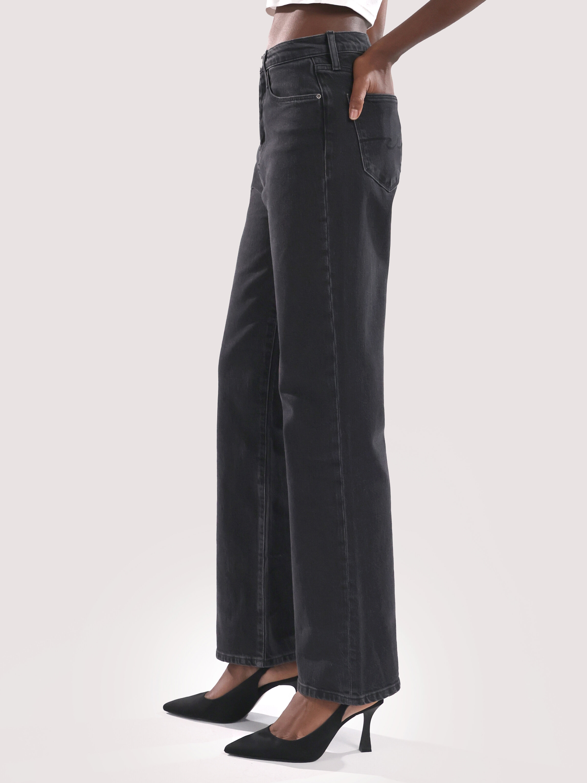 Den m Woman Pants