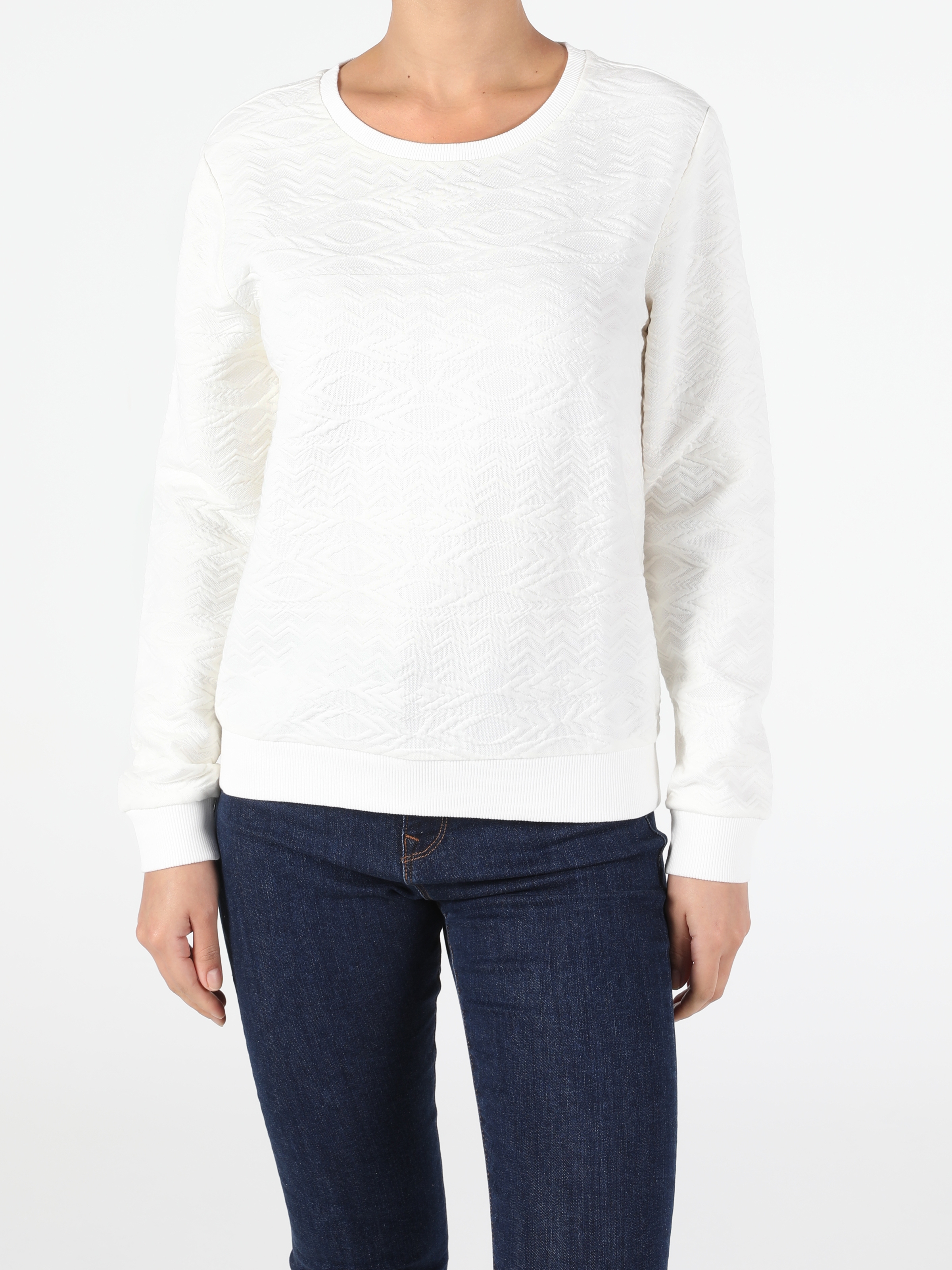 Colins Regular Fit Kadın Beyaz Sweatshirt. 4