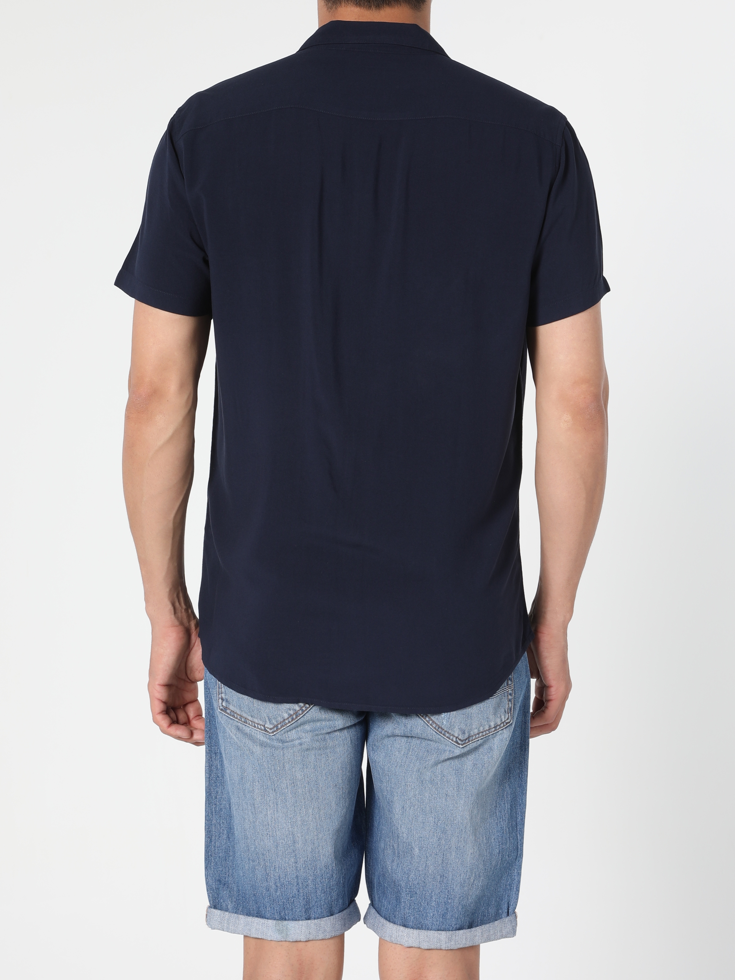 Colins Regular Fit Shirt Neck Erkek Kısa Kol Gömlek. 2