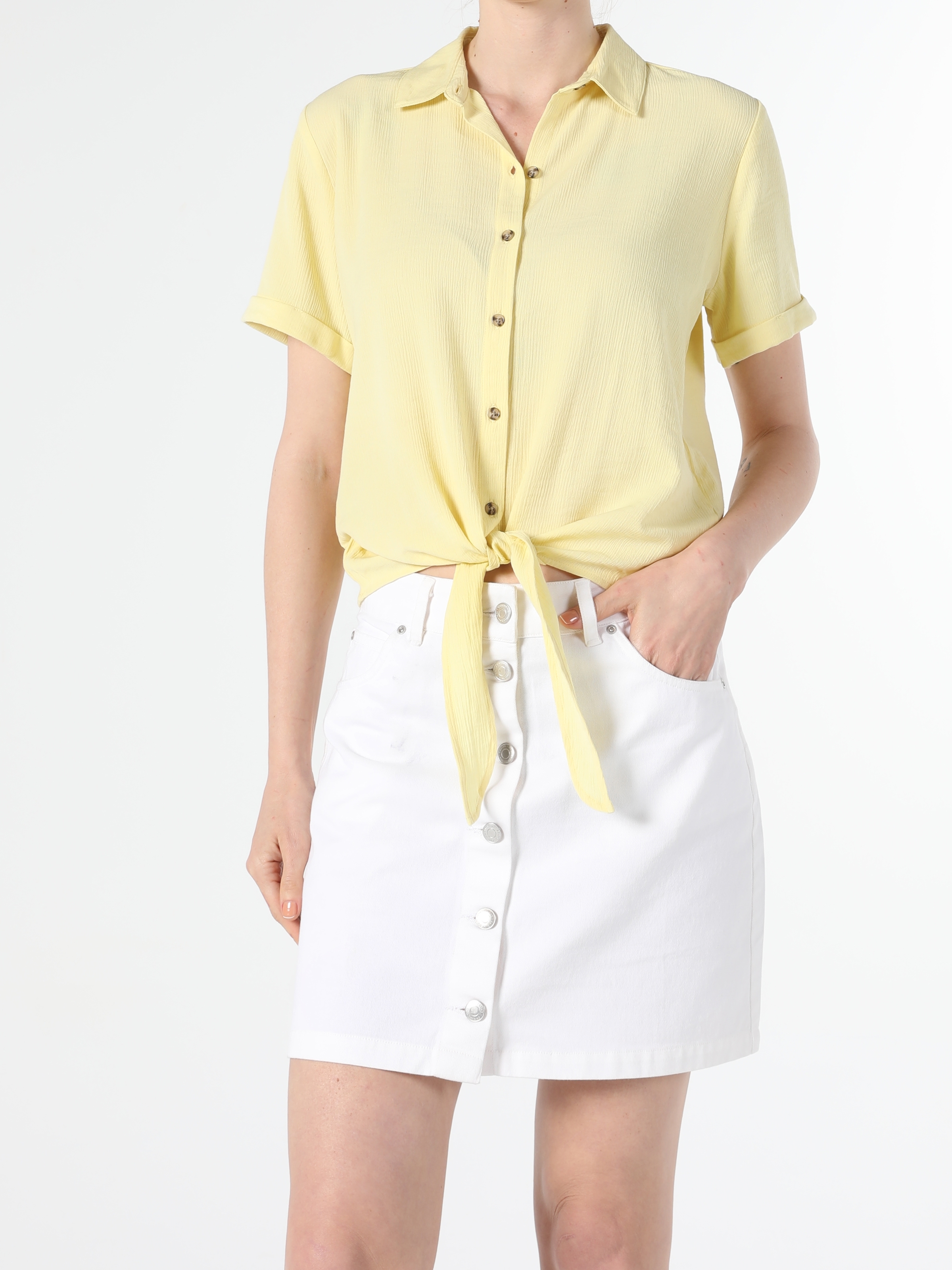 Colins Yellow Woman Short Sleeve Shirt. 3