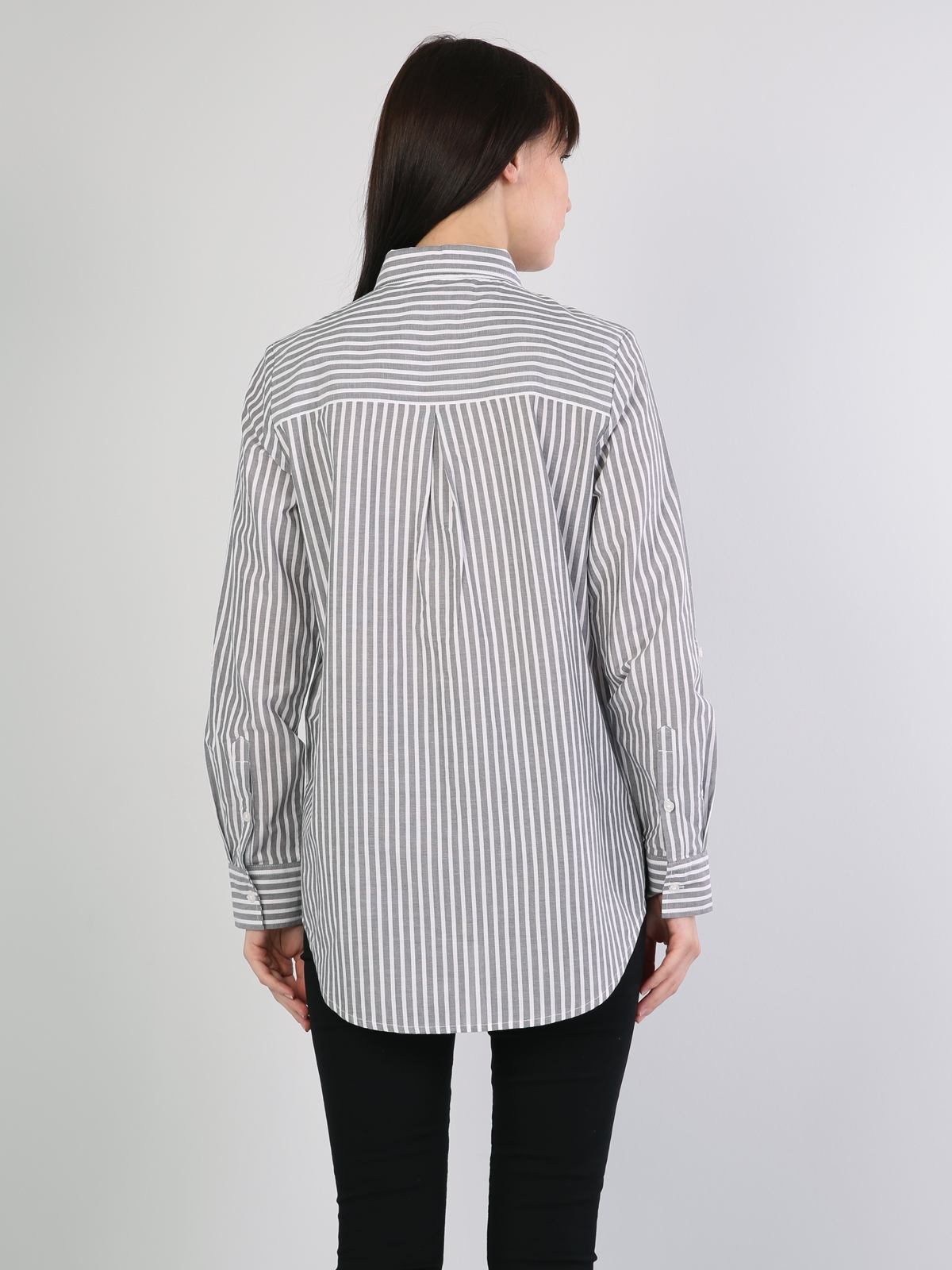 Çizgili Cepli Yazı Detaylı Regular Fit Kadın Antrasit Uzun Kol Gömlek
