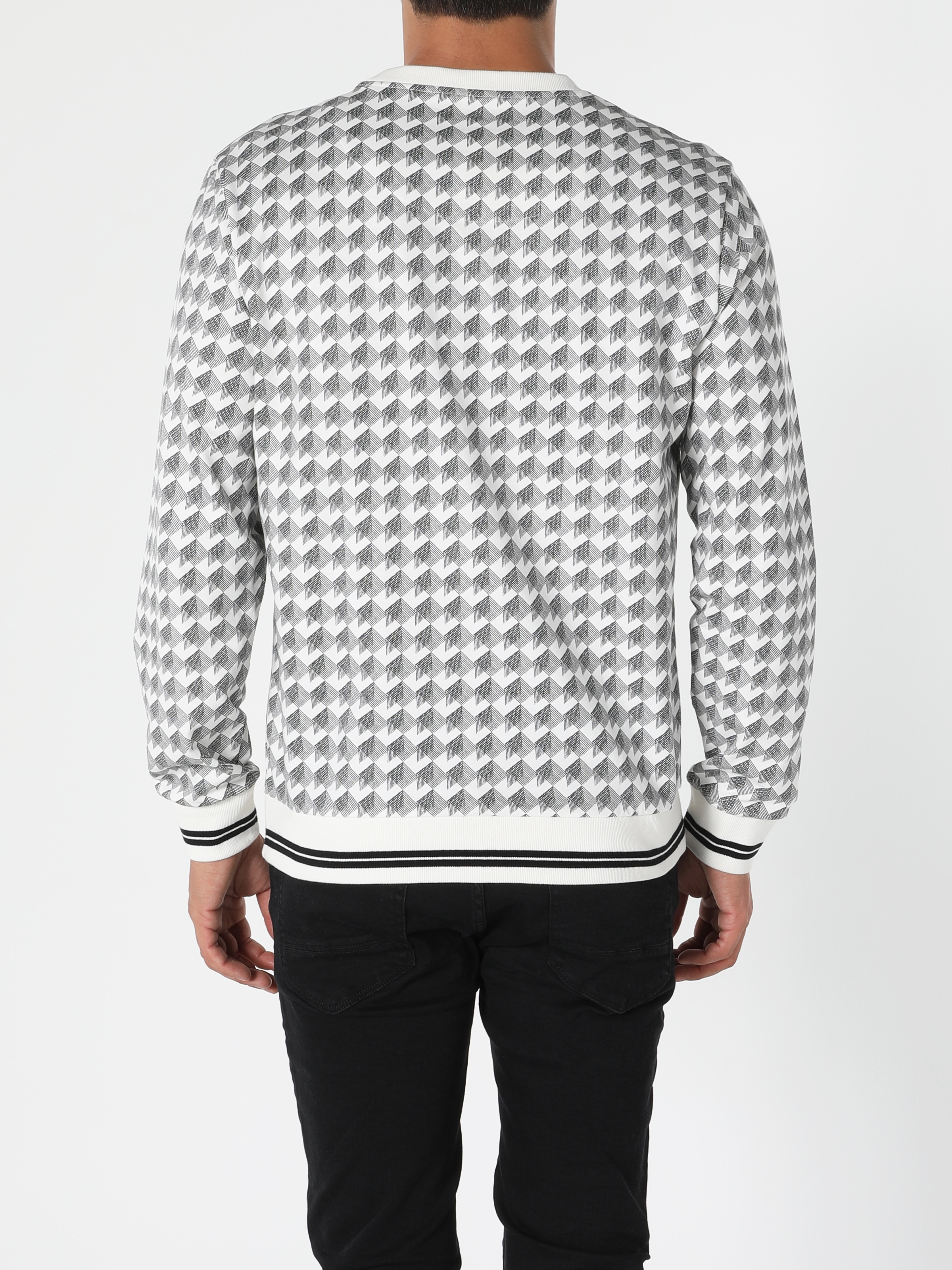 Regular Fit Kareli Baskı Kol Ve Beli Lastikli Beyaz Erkek Sweatshirt Cl1052304