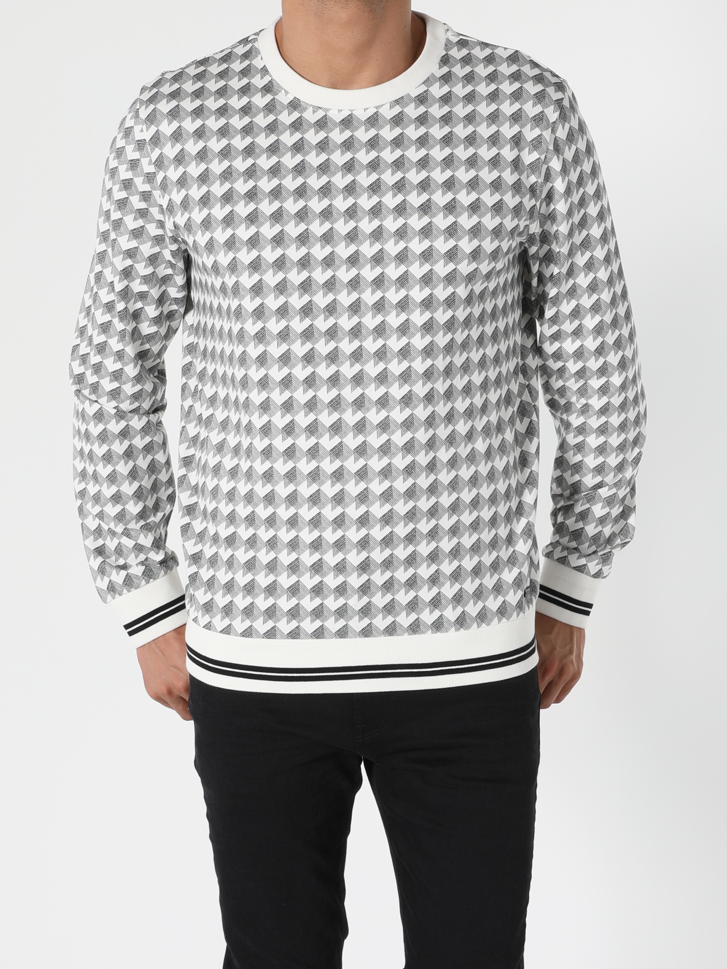 Regular Fit Kareli Baskı Kol Ve Beli Lastikli Beyaz Erkek Sweatshirt Cl1052304