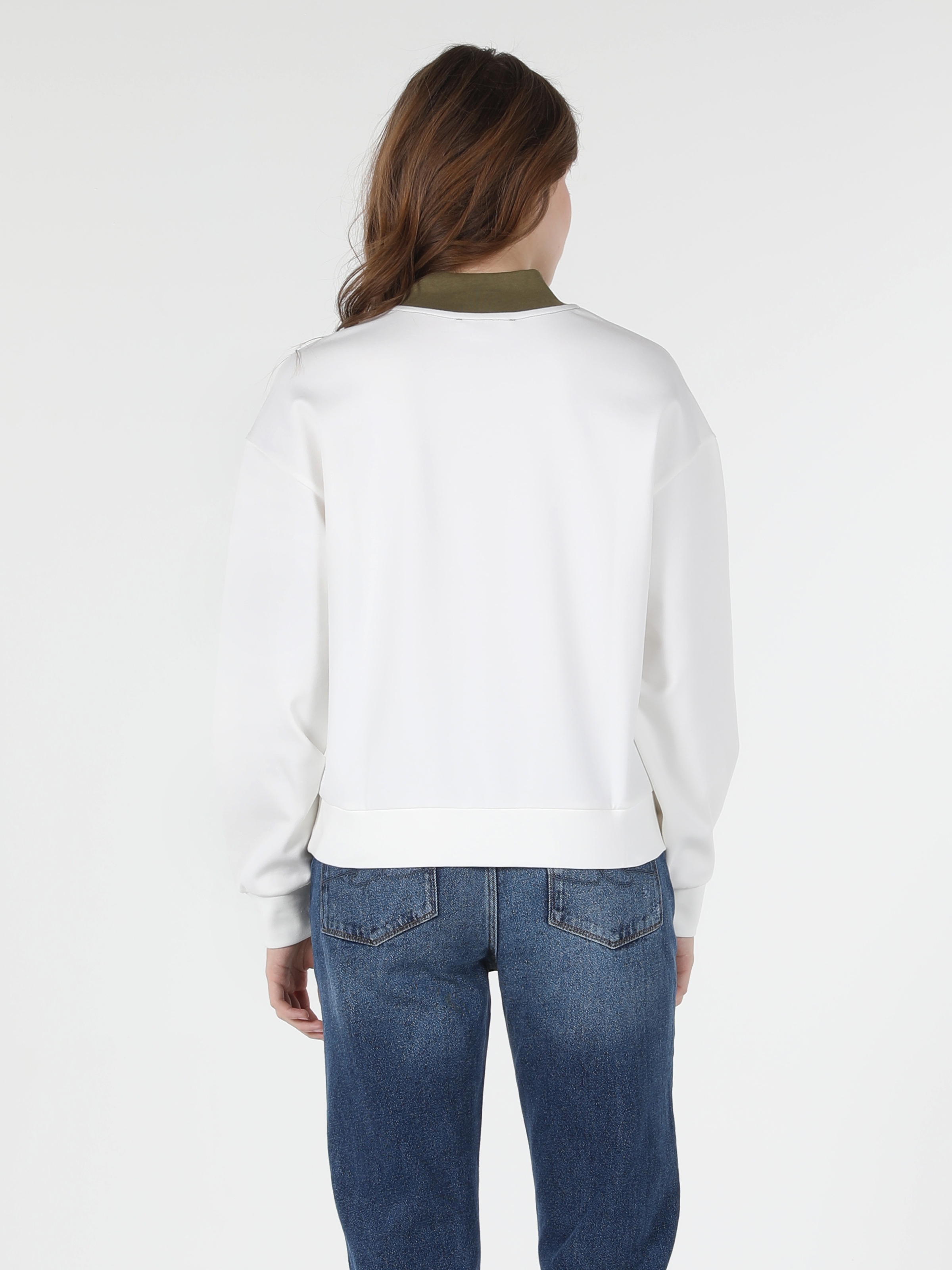 Regular Fit Fermuarlı İki Renkli Beyaz Kadın Sweatshirt