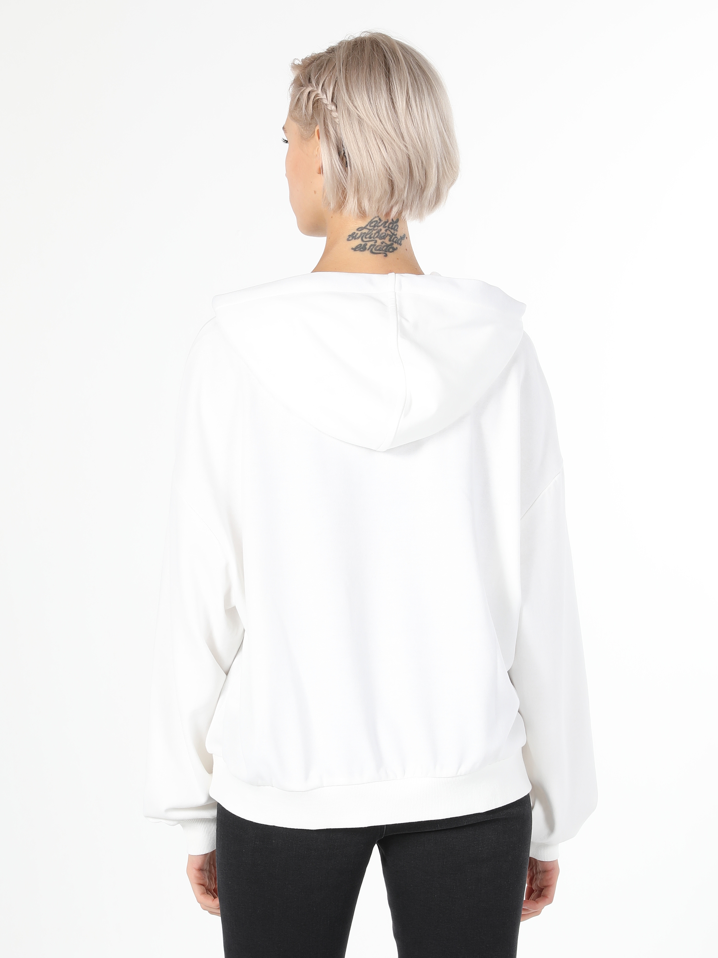 Comfort Fit Baskılı Kapüşonlu Beyaz Kadın Sweatshirt
