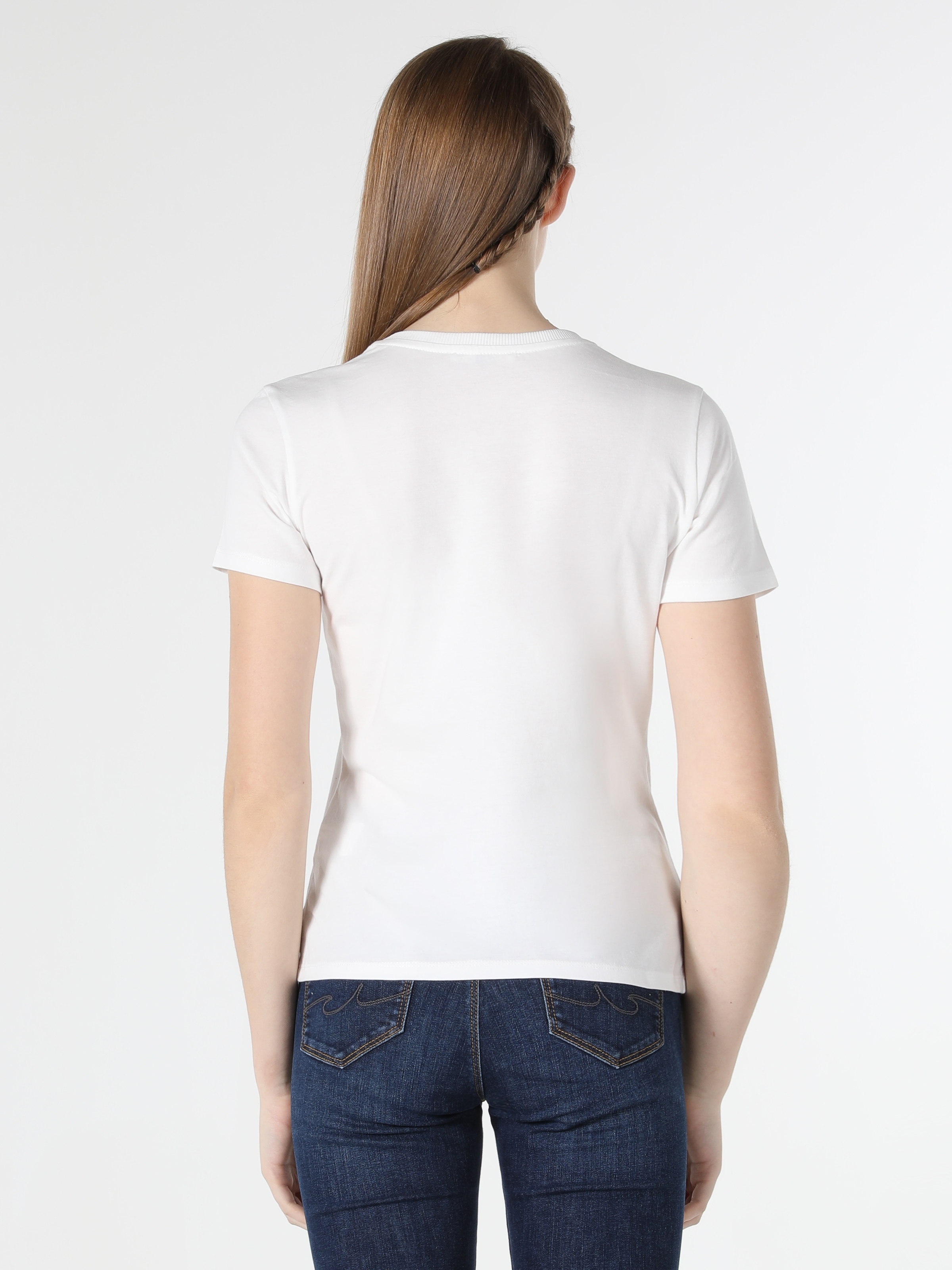 Slim Fit Yazı Baskılı Beyaz Kadın Kısa Kol Tişört Cl1061905