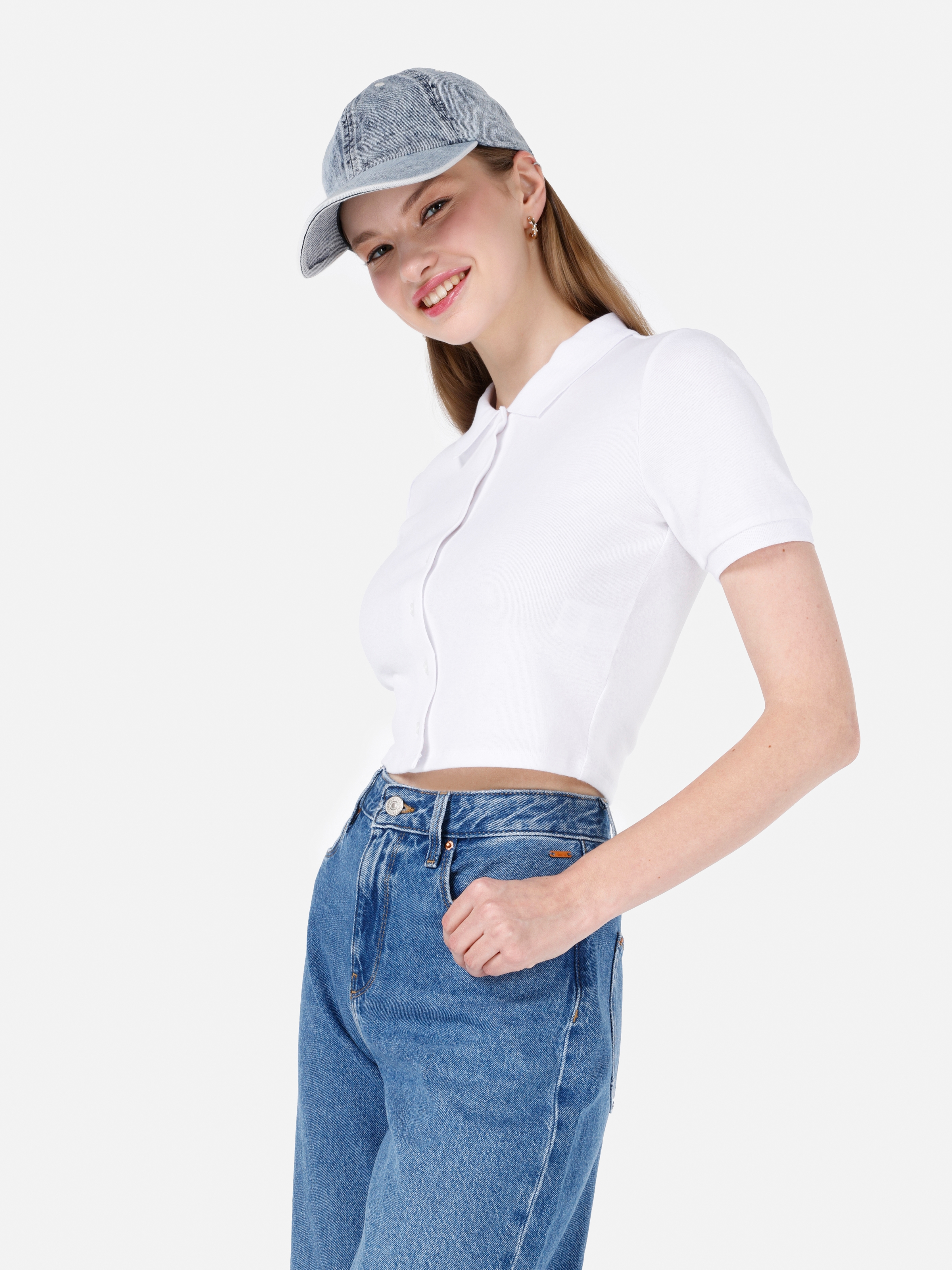 Dar Kesim Shirt Yaka Düğmeli Beyaz Kadın Kısa Kol Tişört Cl1069123