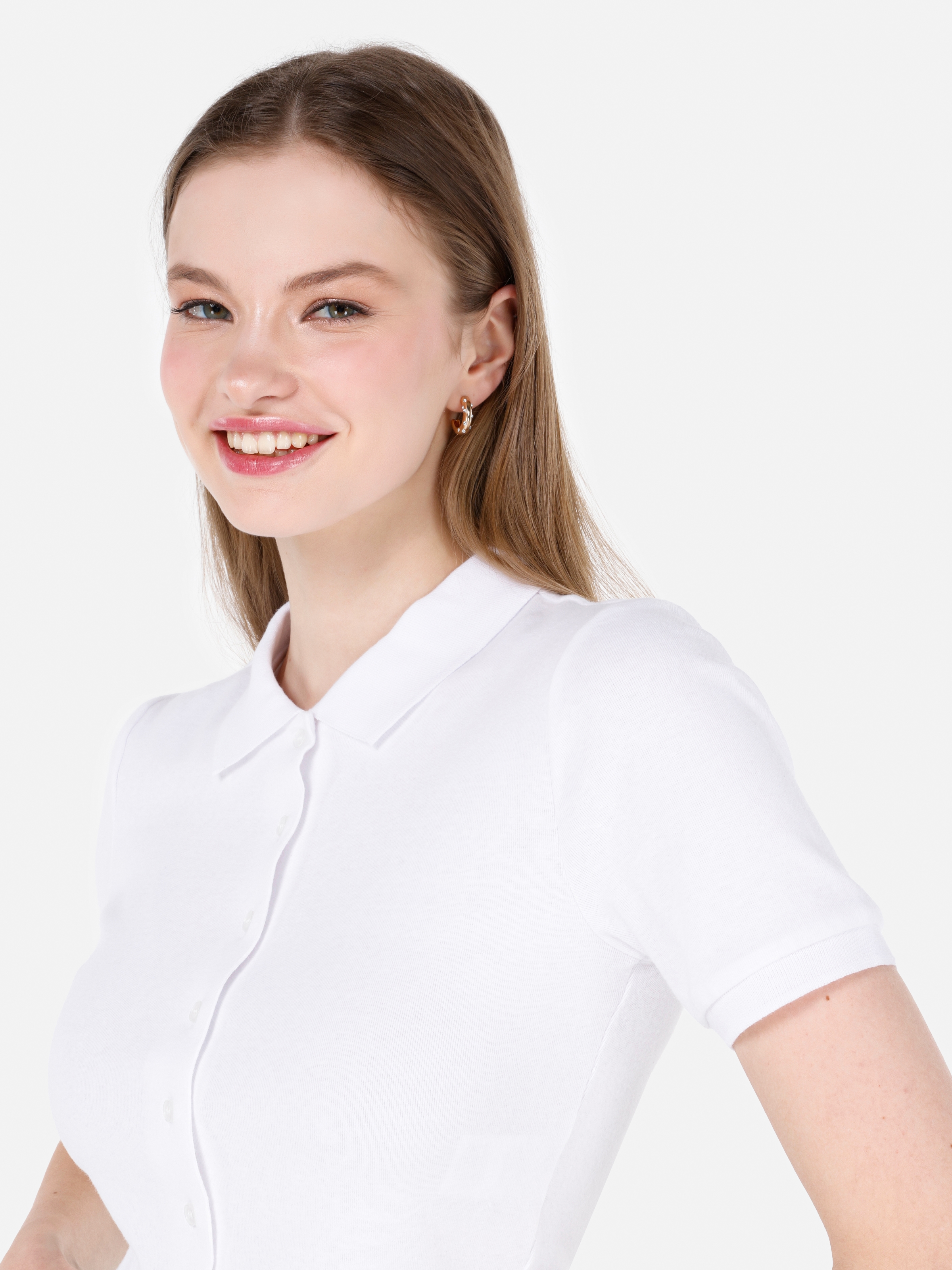 Dar Kesim Shirt Yaka Düğmeli Beyaz Kadın Kısa Kol Tişört Cl1069123