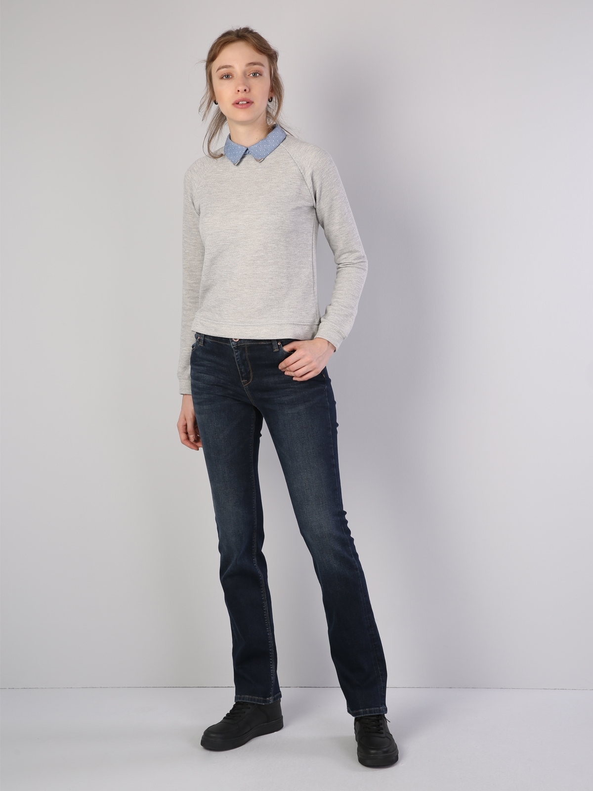792 Mıla Orta Bel Düz Paça Regular Fit Mavi Kadın Jean Pantolon