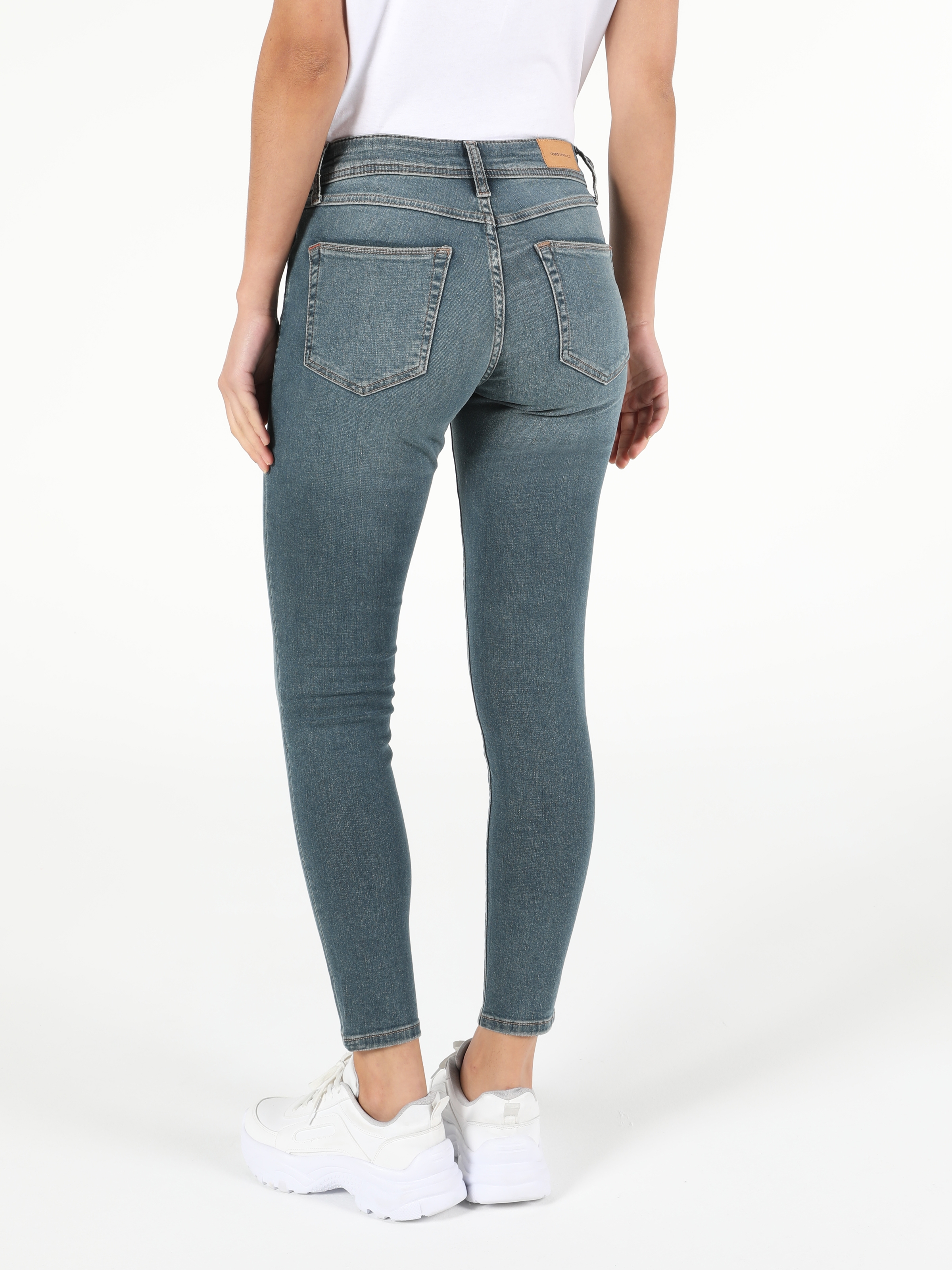 759 Lara Super Slim Fit Orta Bel Dar Paça Kadın Denim Jean Pantolon Cl1051947