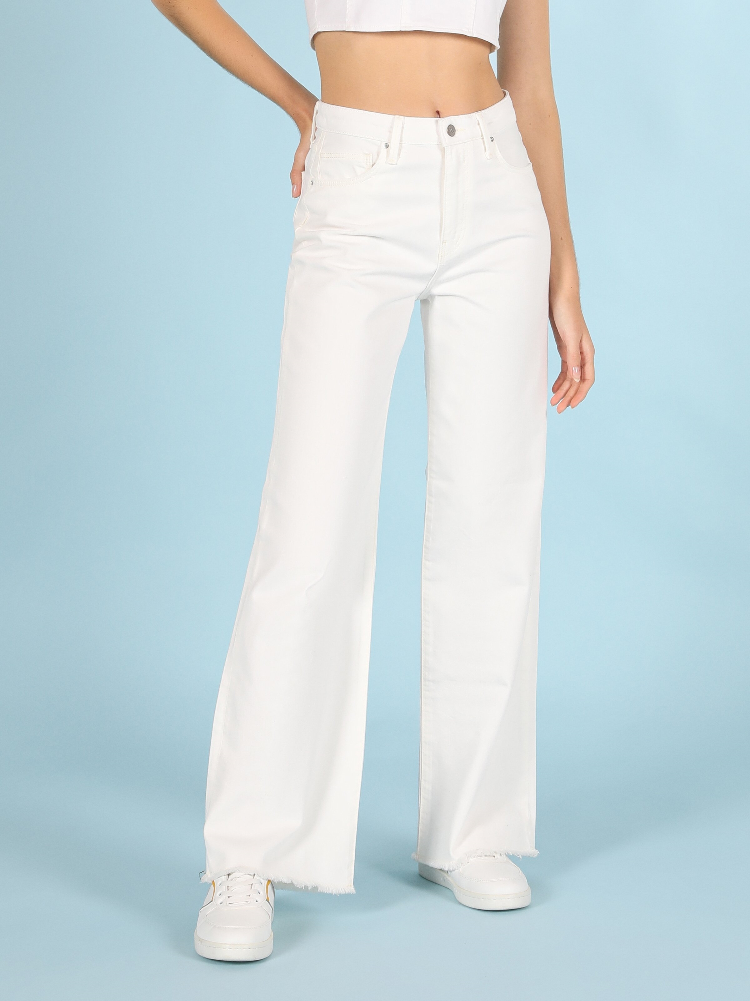 970 Berry Yüksek Bel Normal Kesim Geniş Paça Kadın Beyaz Pantolon
