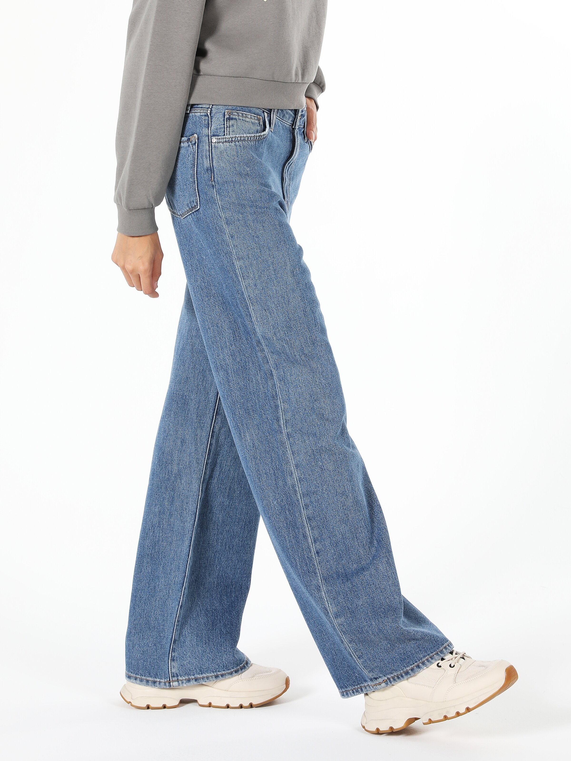 970 Berry Normal Kesim Geniş Paça Yüksek Bel Kadın Mavi Jean Pantolon