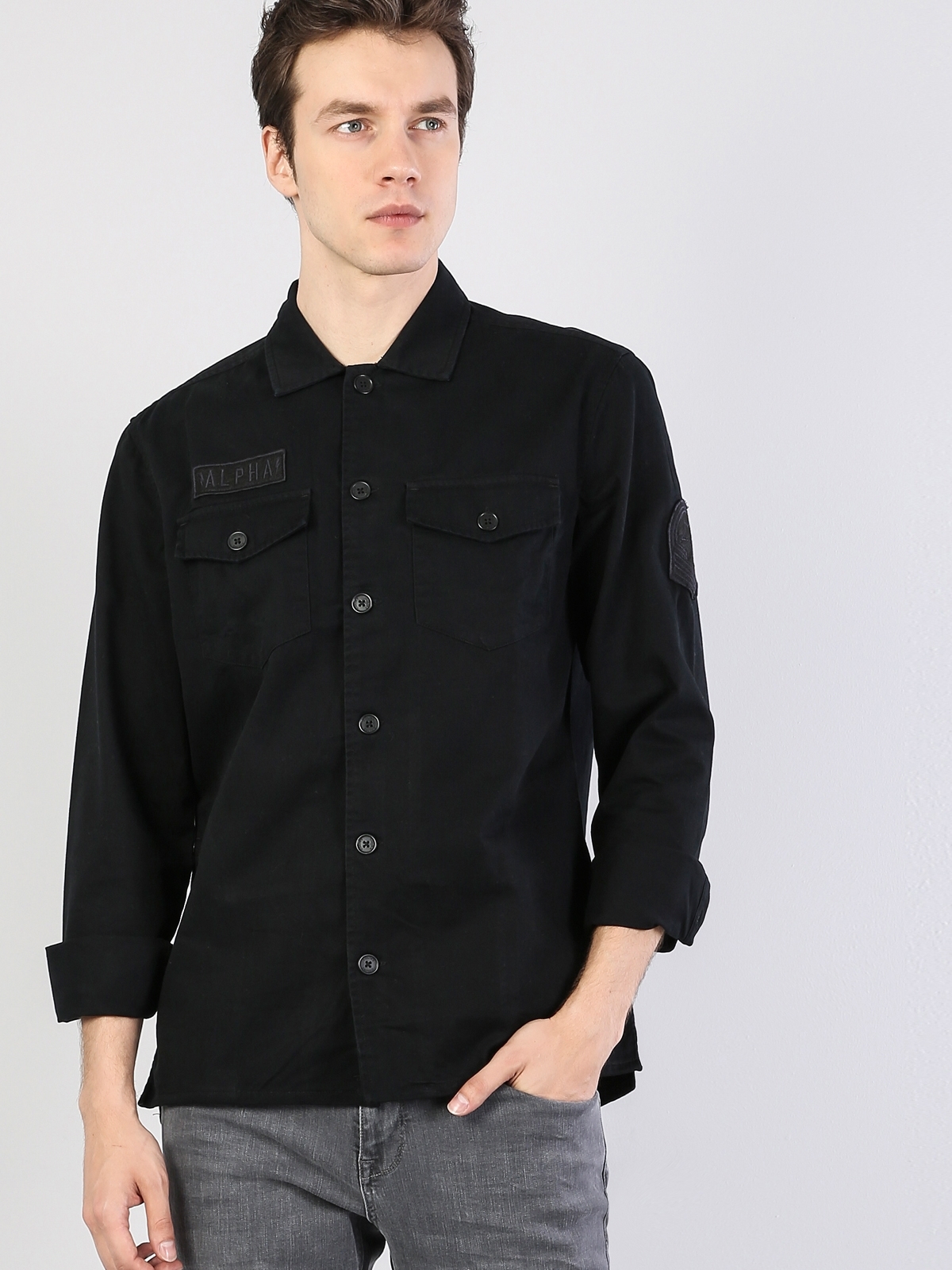 Klasik Yaka Siyah Uzun Kol Gömlek