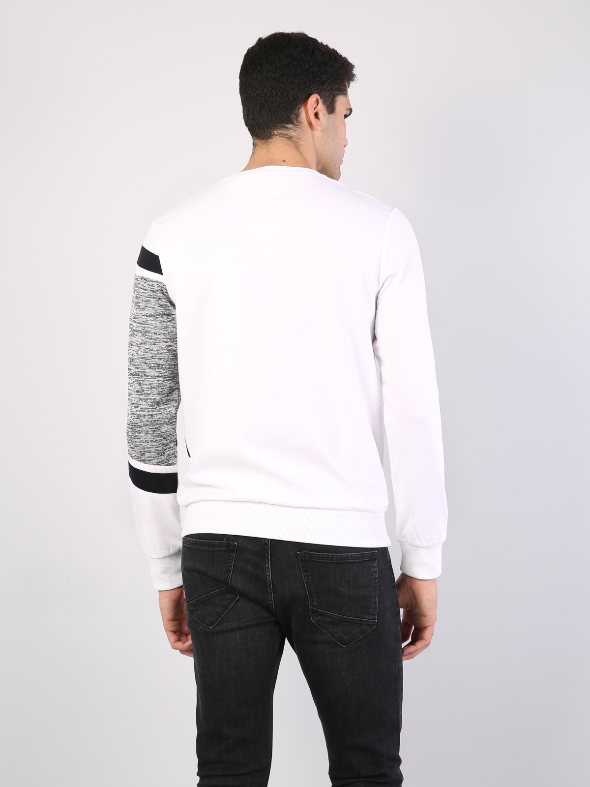 Beyaz Baskılı Uzun Kol Sweatshirt