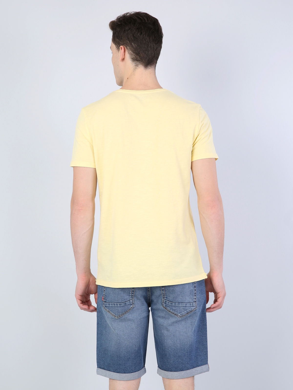Sarı Yuvarlak Yaka Kısa Kol Tişört
