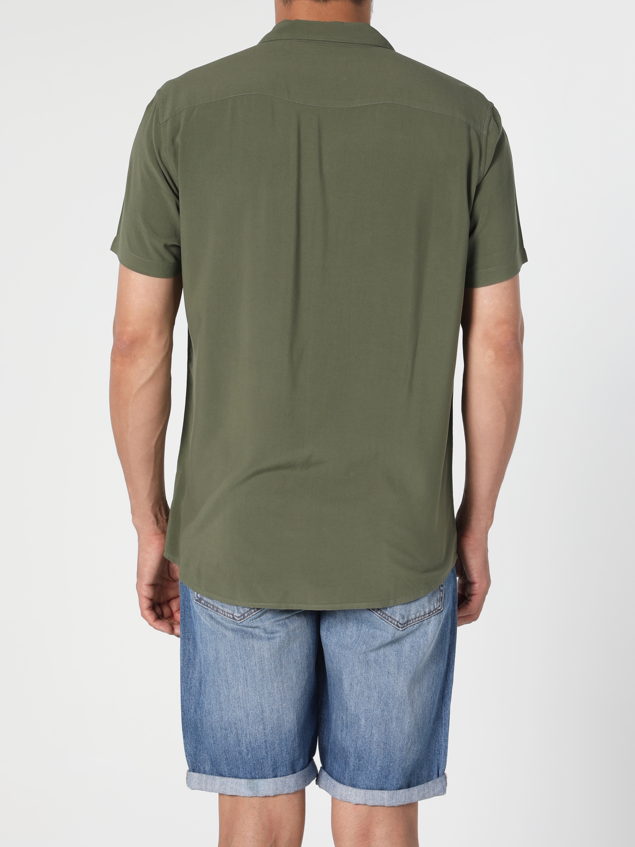 Colins Haki Regular Fit Shirt Neck Erkek Kısa Kol Gömlek. 2