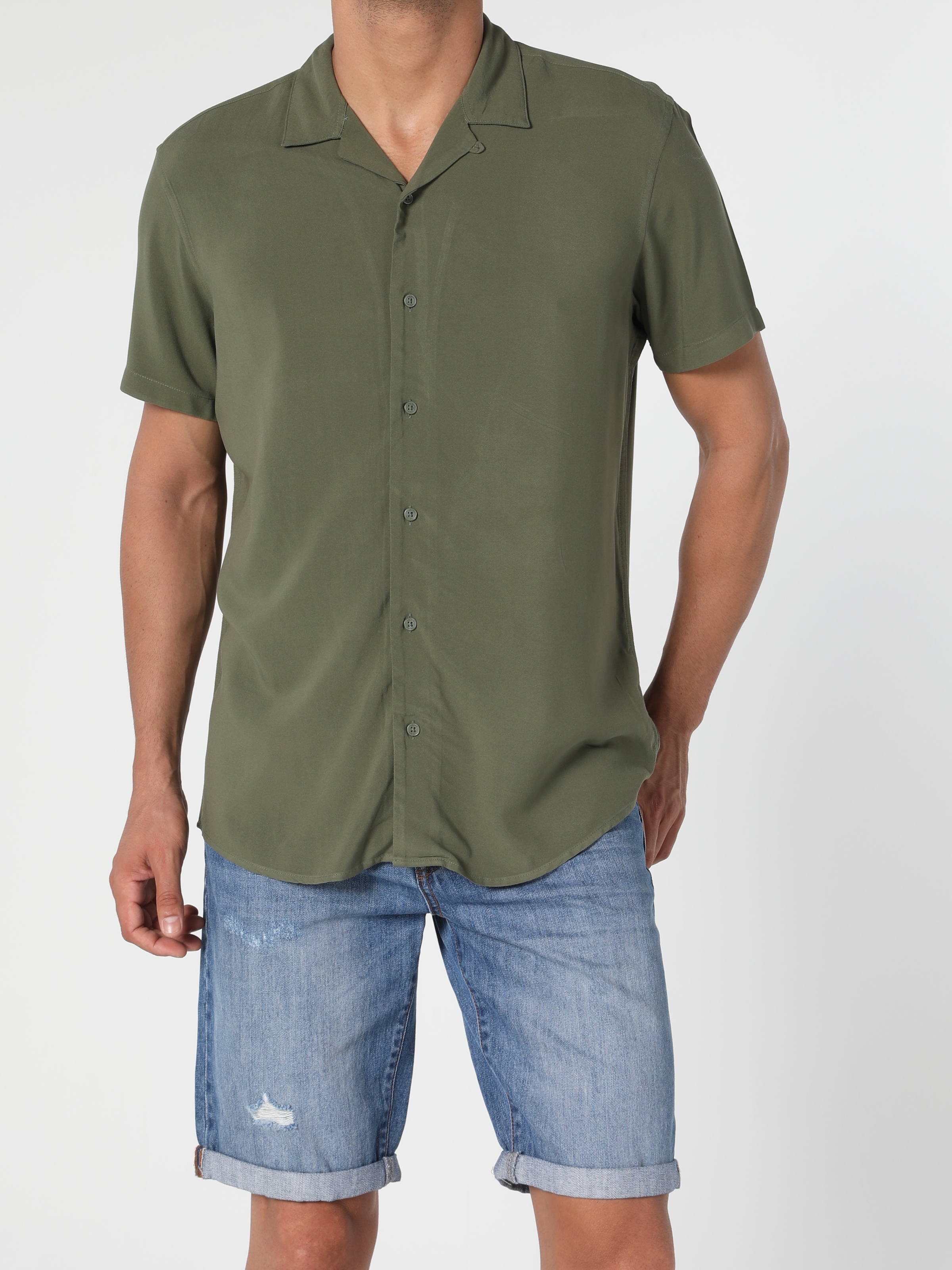 Colins Haki Regular Fit Shirt Neck Erkek Kısa Kol Gömlek. 3