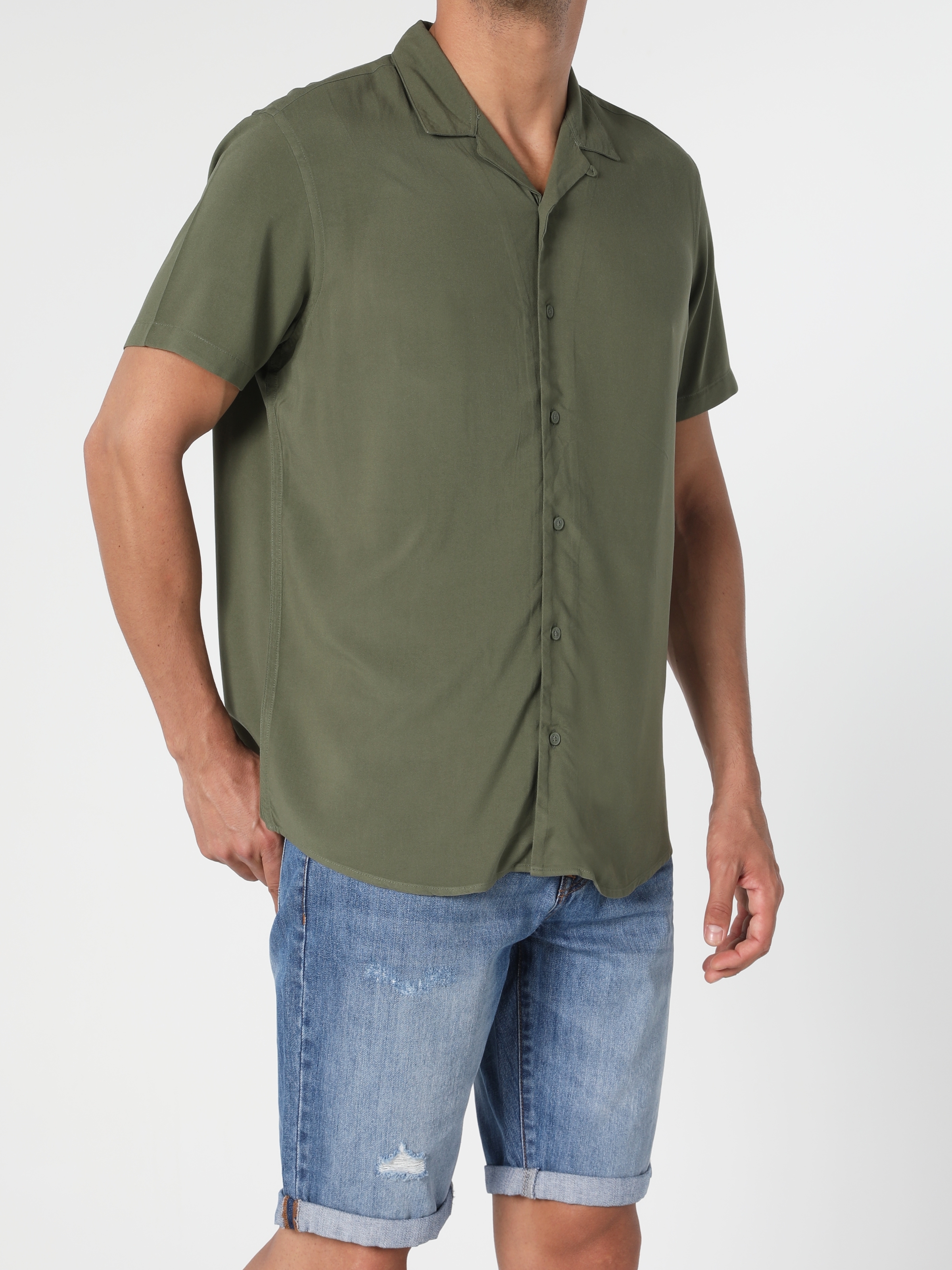 Colins Haki Regular Fit Shirt Neck Erkek Kısa Kol Gömlek. 4