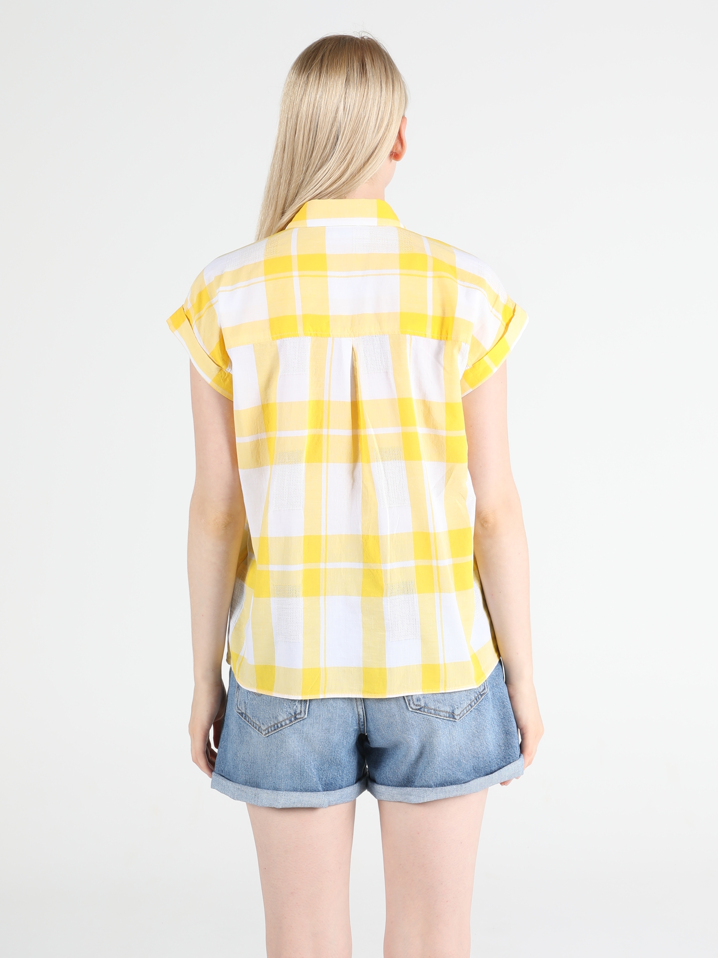 Colins Regular Fit Shirt Neck Kadın Sarı Kısa Kol Gömlek. 2
