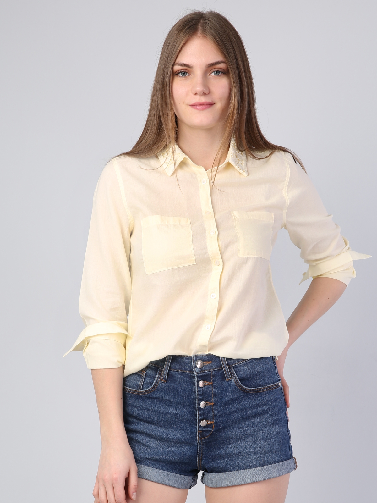 Klasik Yaka İşlemeli Slim Fit Kol Katlamalı Sarı Uzun Kol Gömlek