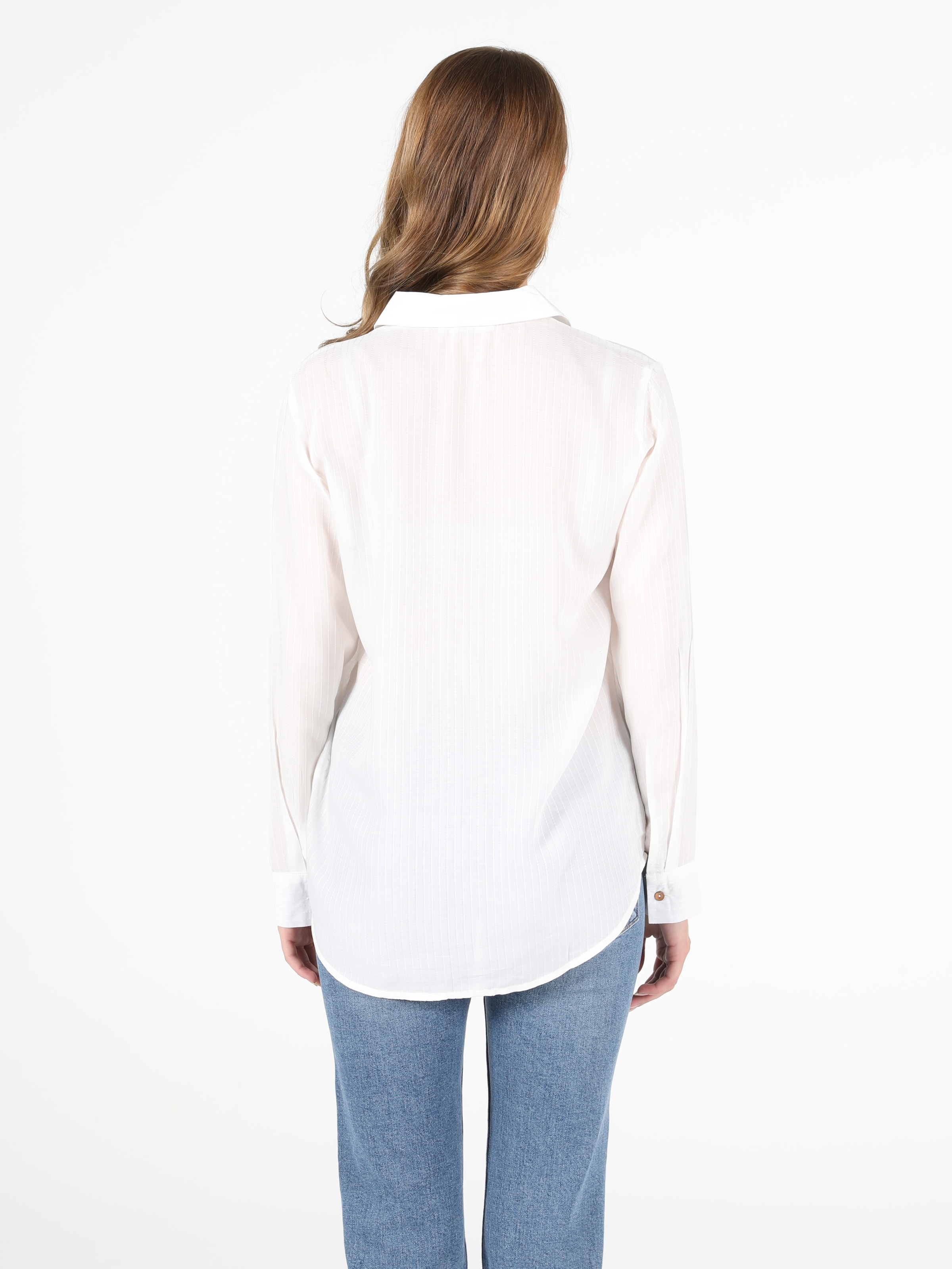 Çizgili Cepli V Yaka Regular Fit Kadın Beyaz Uzun Kol Gömlek