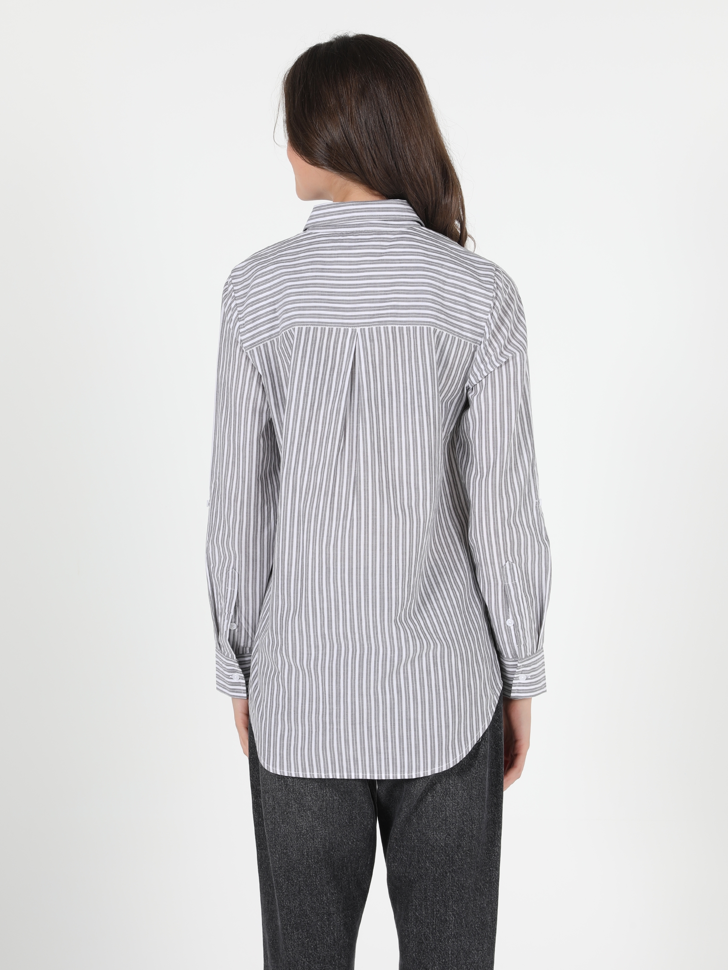 Çizgili Cepli Yazı Detaylı Regular Fit Kadın Antrasit Uzun Kol Gömlek