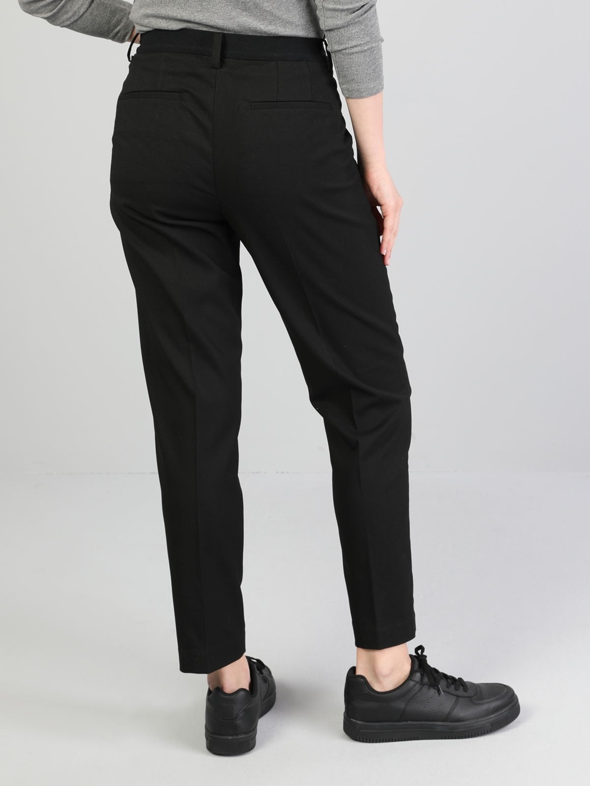 Slim Fit Düşük Bel Düz Paça Kadın Siyah Pantolon