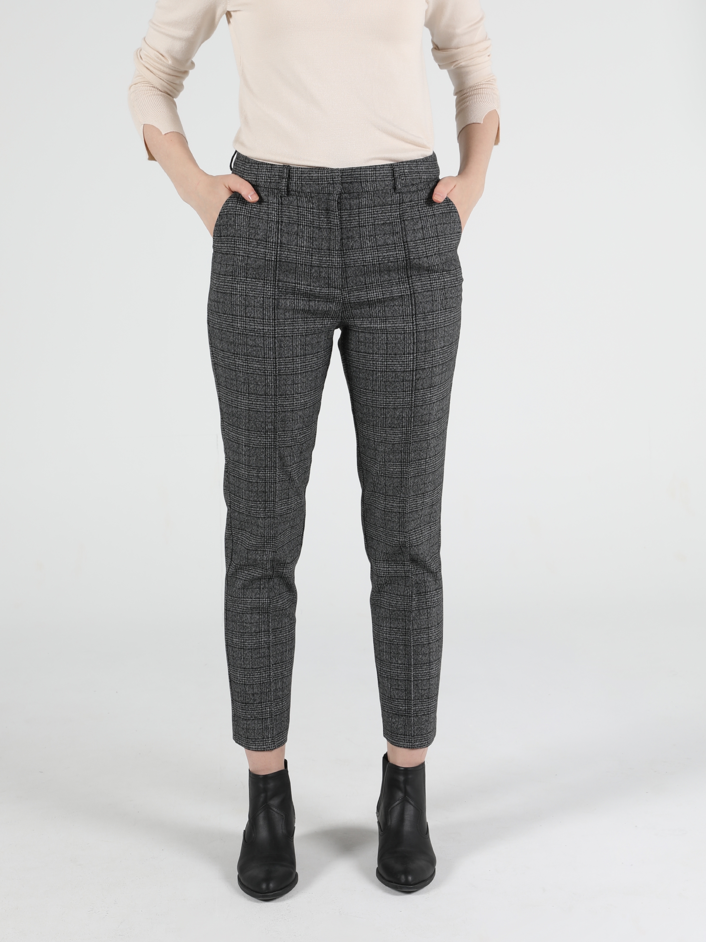 Slim Fit Orta Bel Düz Paça Kadın Antrasit Pantolon