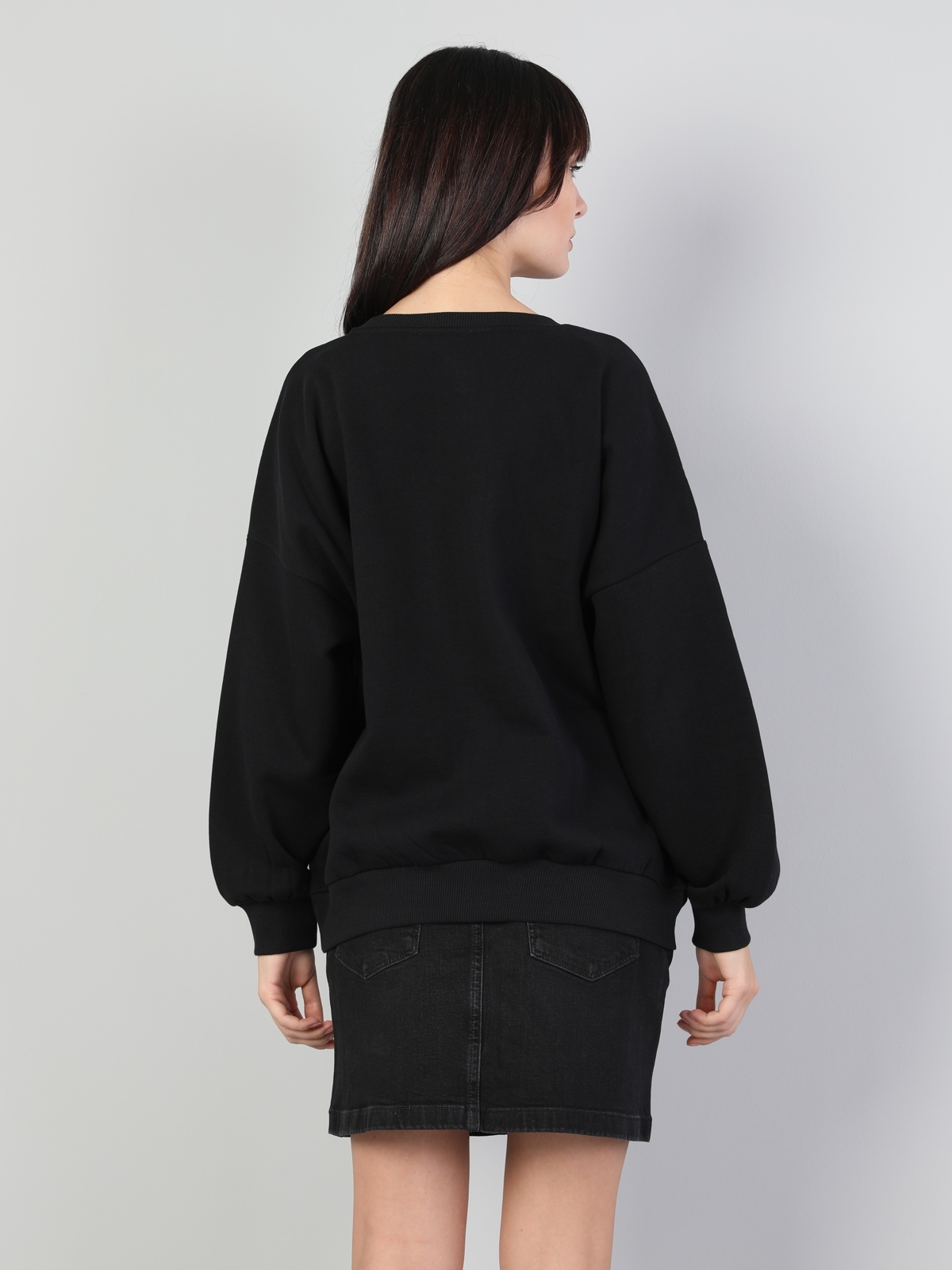  Comfort Fit  Kadın Siyah Sweatshirt