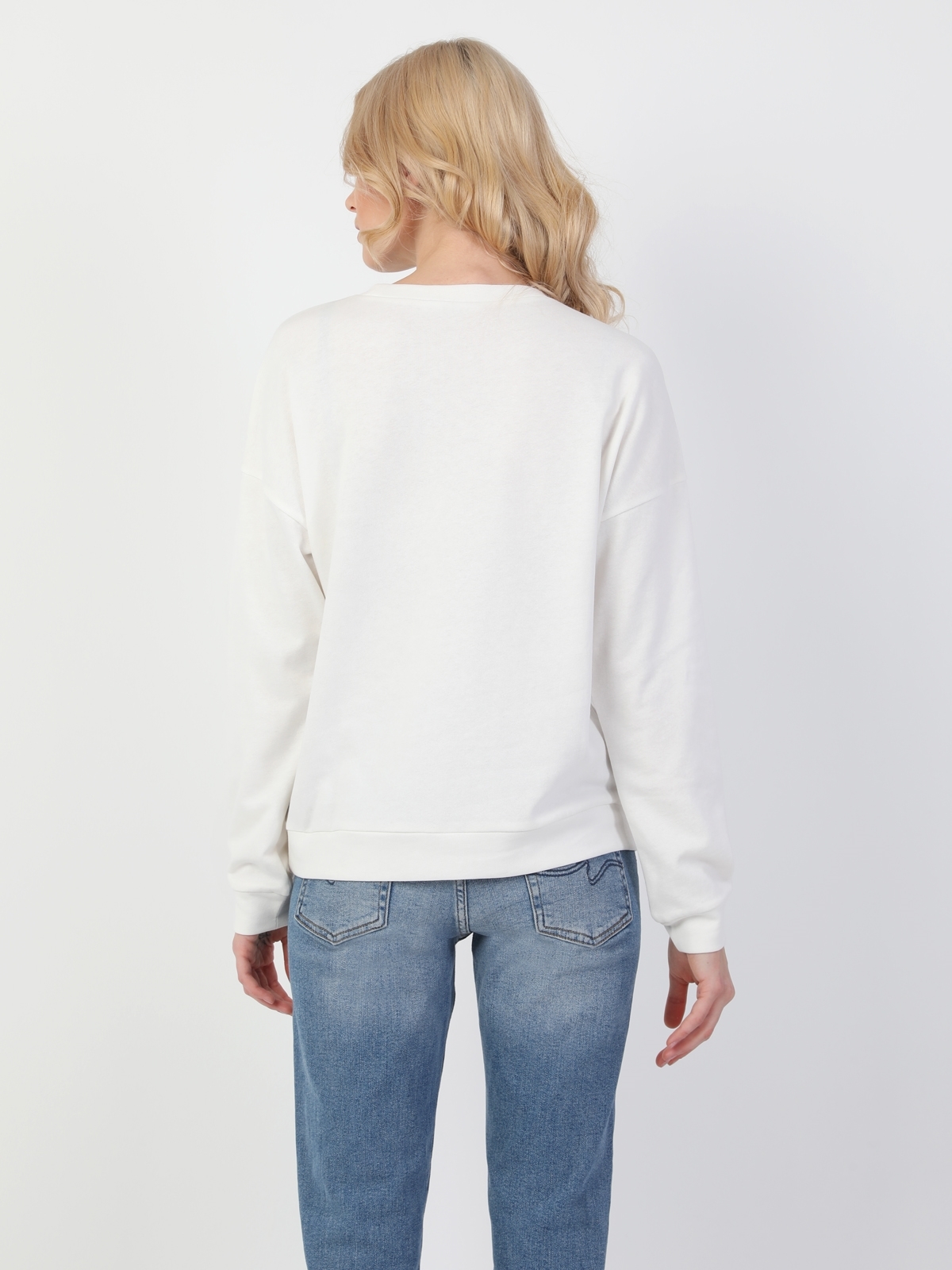 Regular Fit Beyaz Kadın Sweatshirt