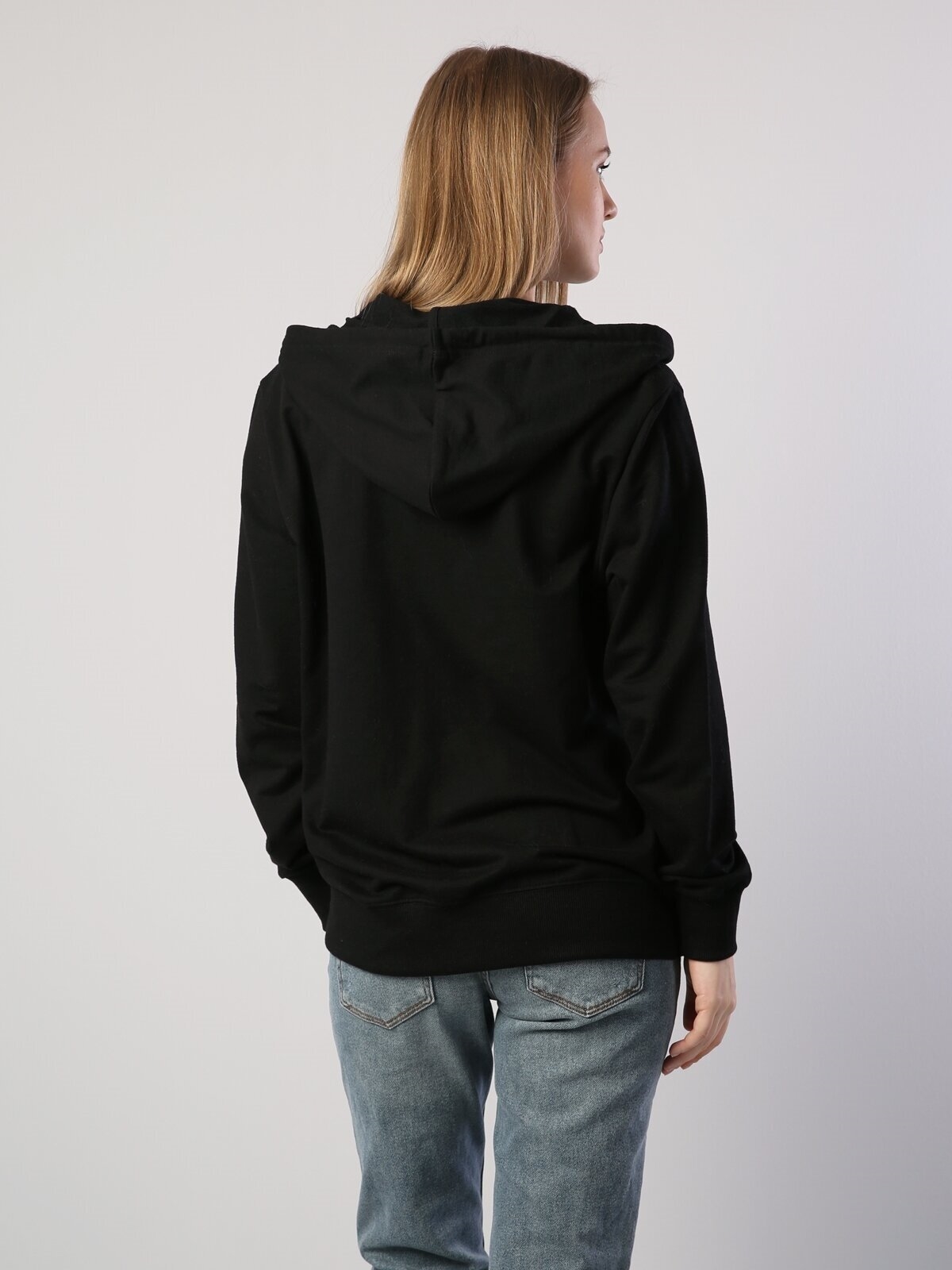 Siyah İp Detaylı Kapüşonlu Uzun Kol Sweatshirt