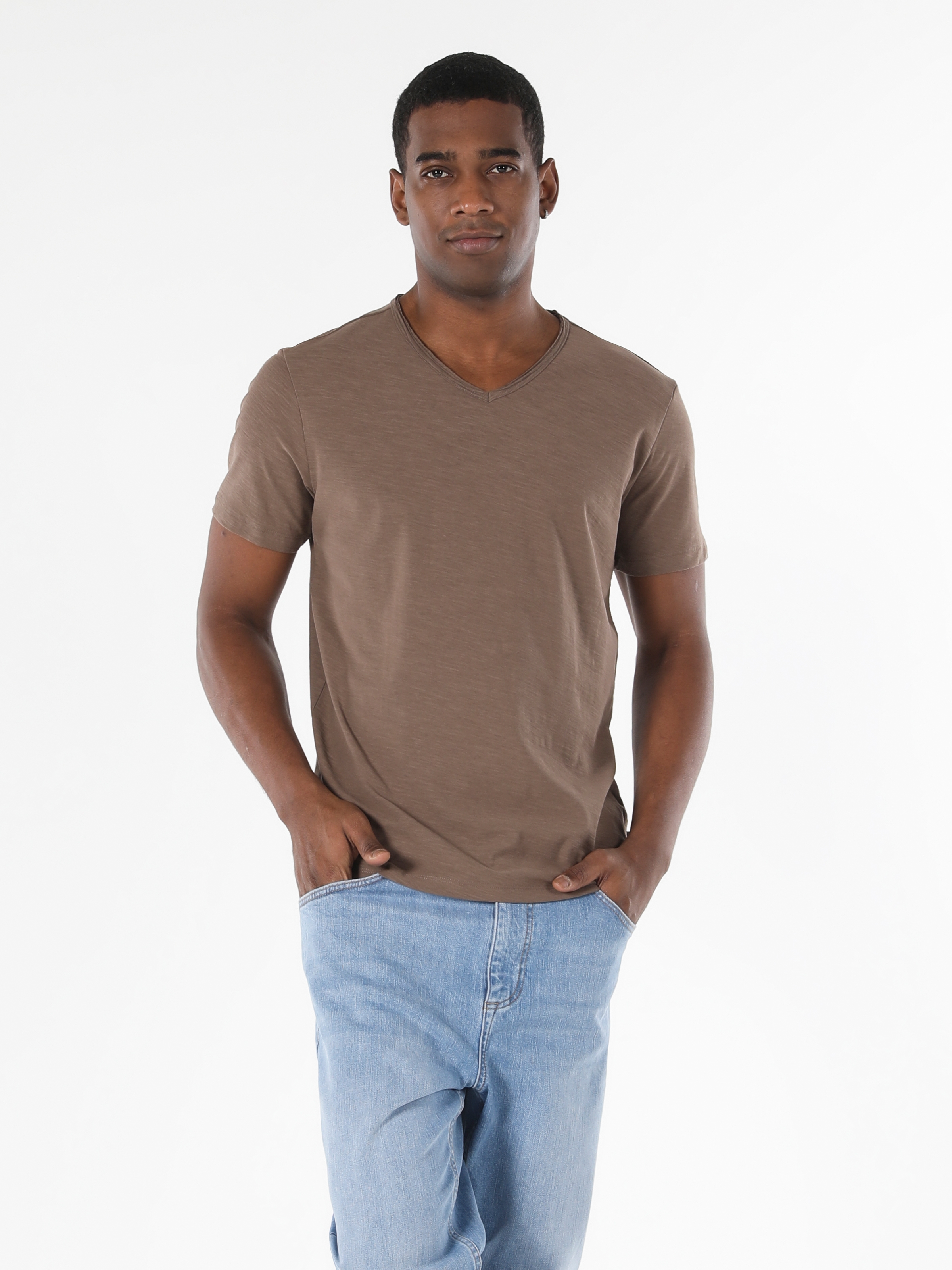 Classic Fitt V Yaka Basic Kahverengi Erkek Kısa Kol Tişört
