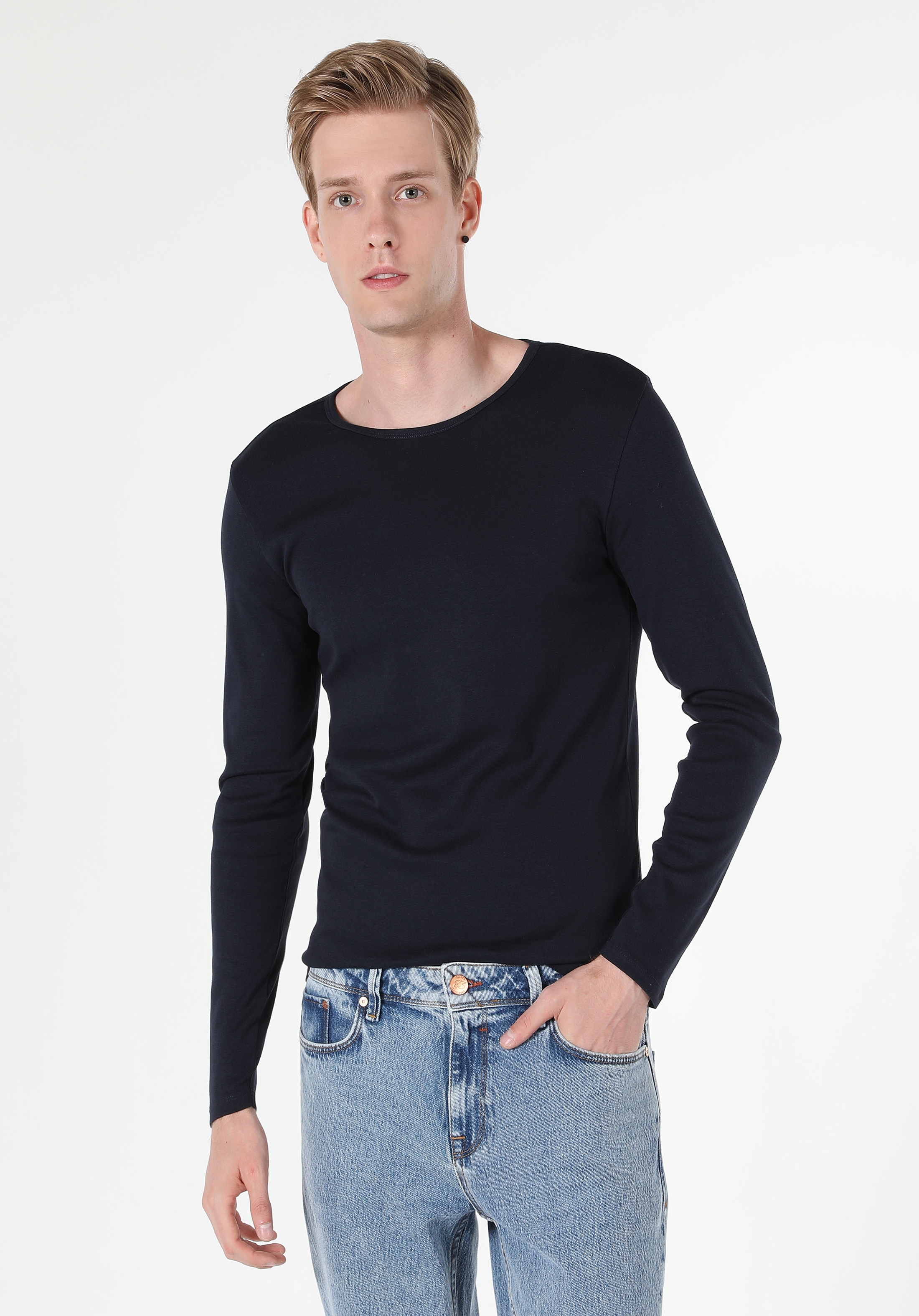 Slim Fit Yuvarlak Yaka Düz Erkek Lacivert Uzun Kol Tişört Cl1051052