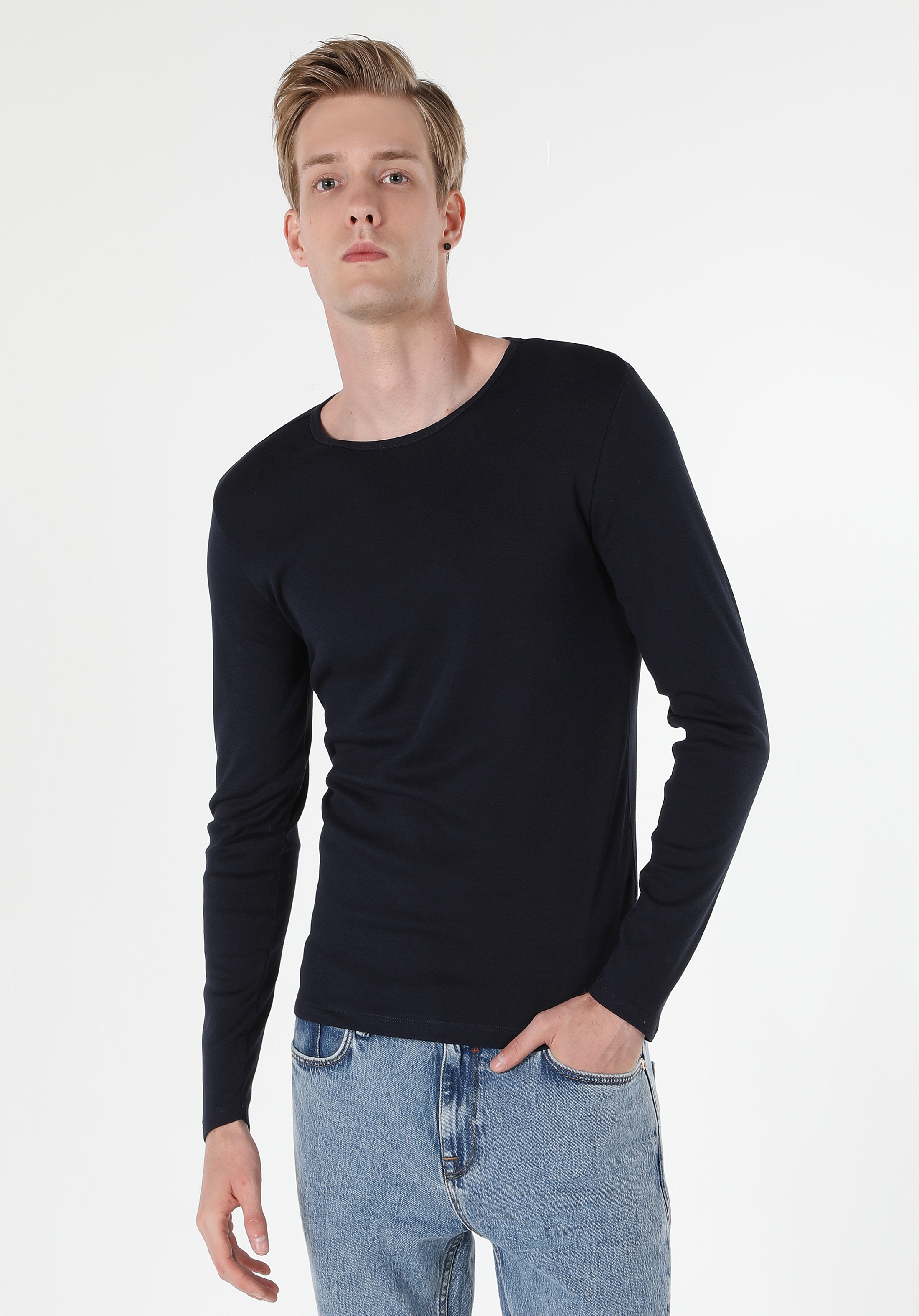 Slim Fit Yuvarlak Yaka Düz Erkek Lacivert Uzun Kol Tişört Cl1051052