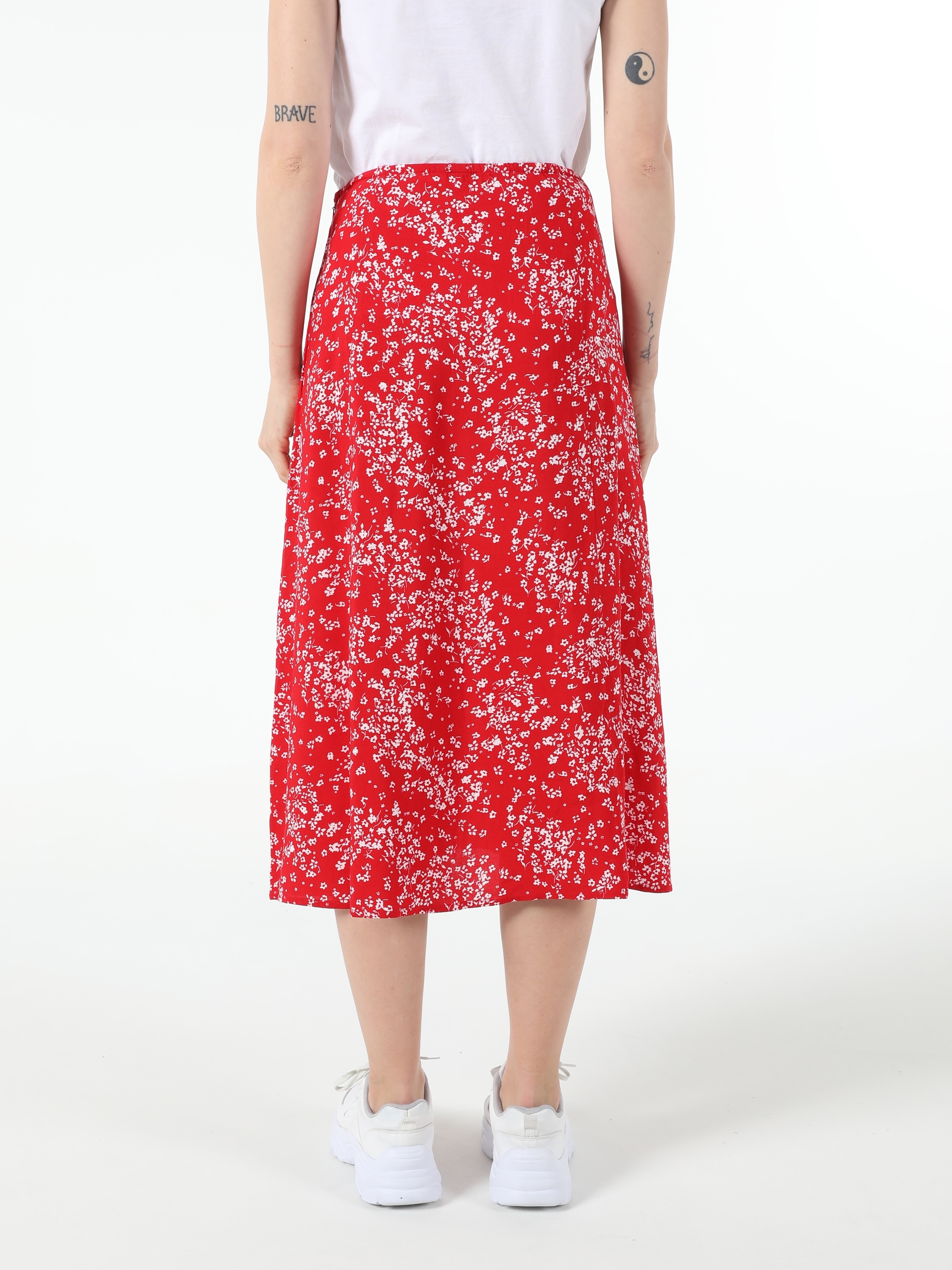 Colins Red Woman Skirt. 2