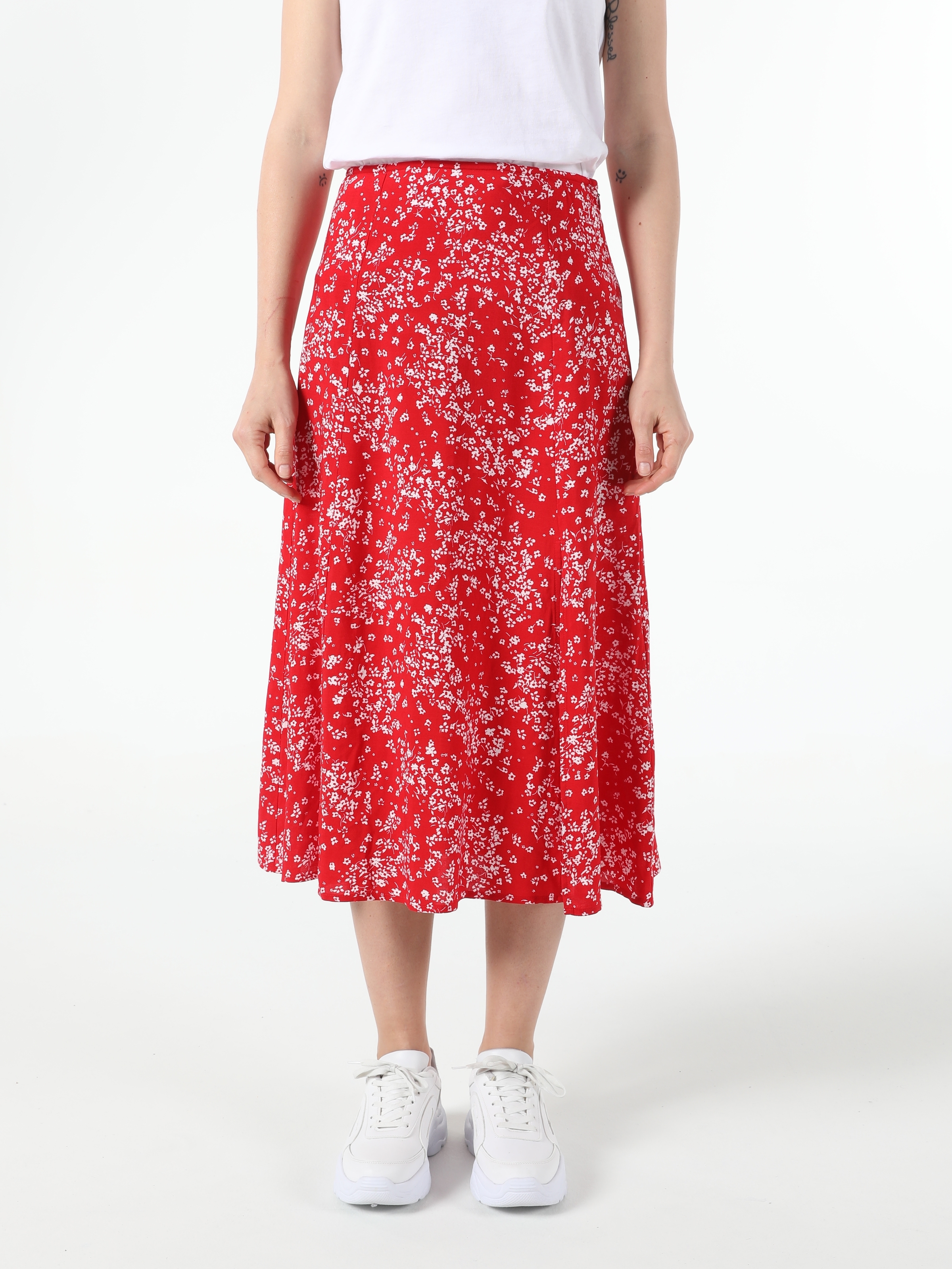 Colins Red Woman Skirt. 4