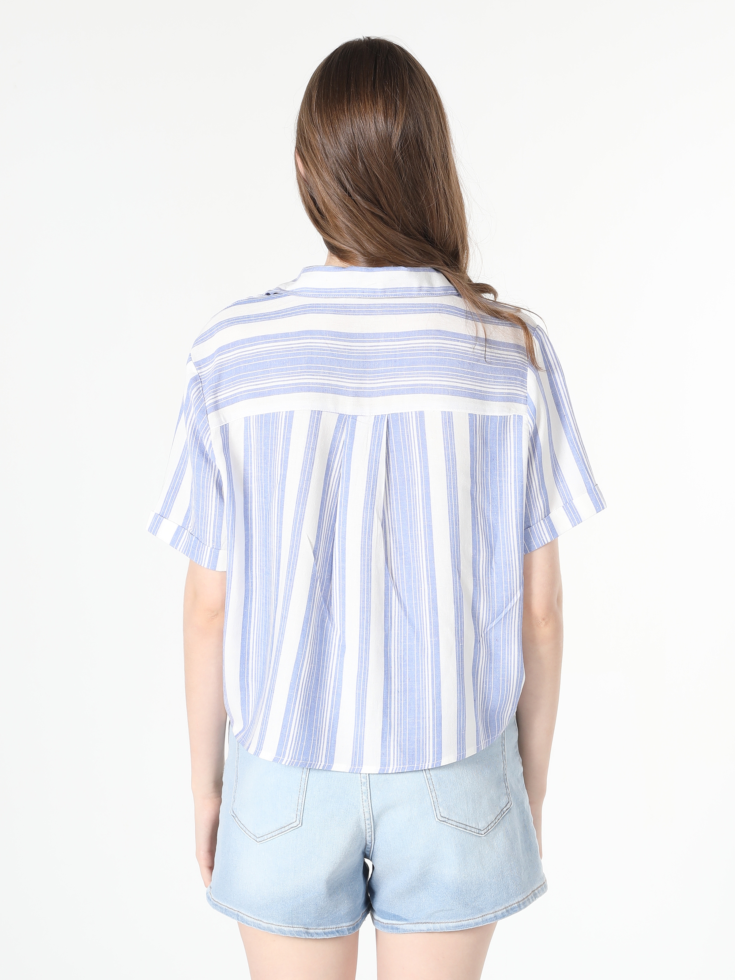 Colins Regular Fit Shirt Neck Çizgili Mavi Kadın Kısa Kol Gömlek. 2