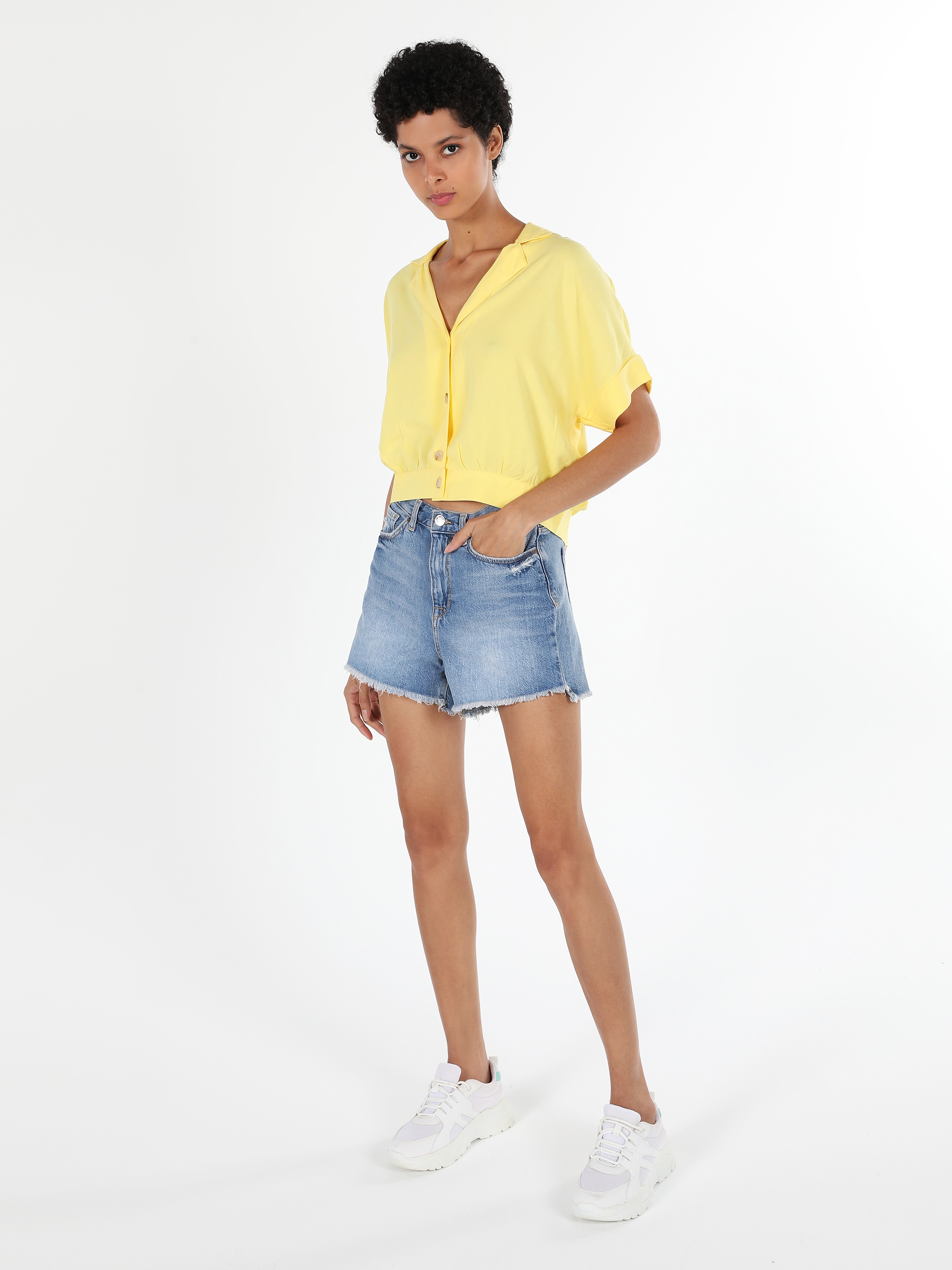 Regular Fit Shirt Neck Sarı Kadın Kısa Kol Gömlek Cl1058751