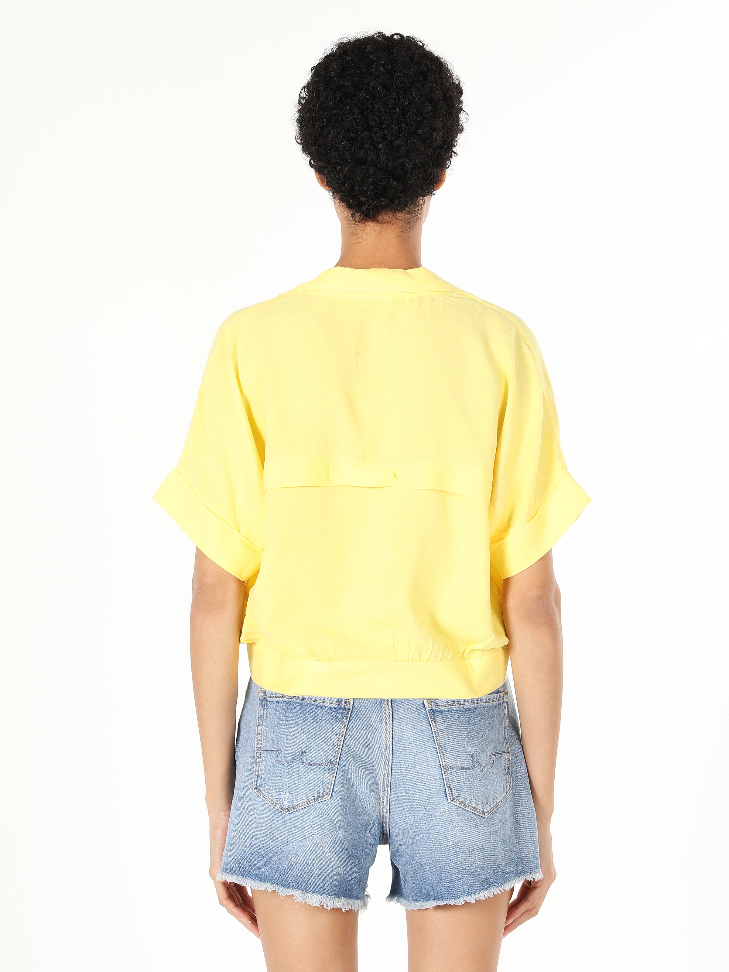 Colins Regular Fit Shirt Neck Sarı Kadın Kısa Kol Gömlek. 2