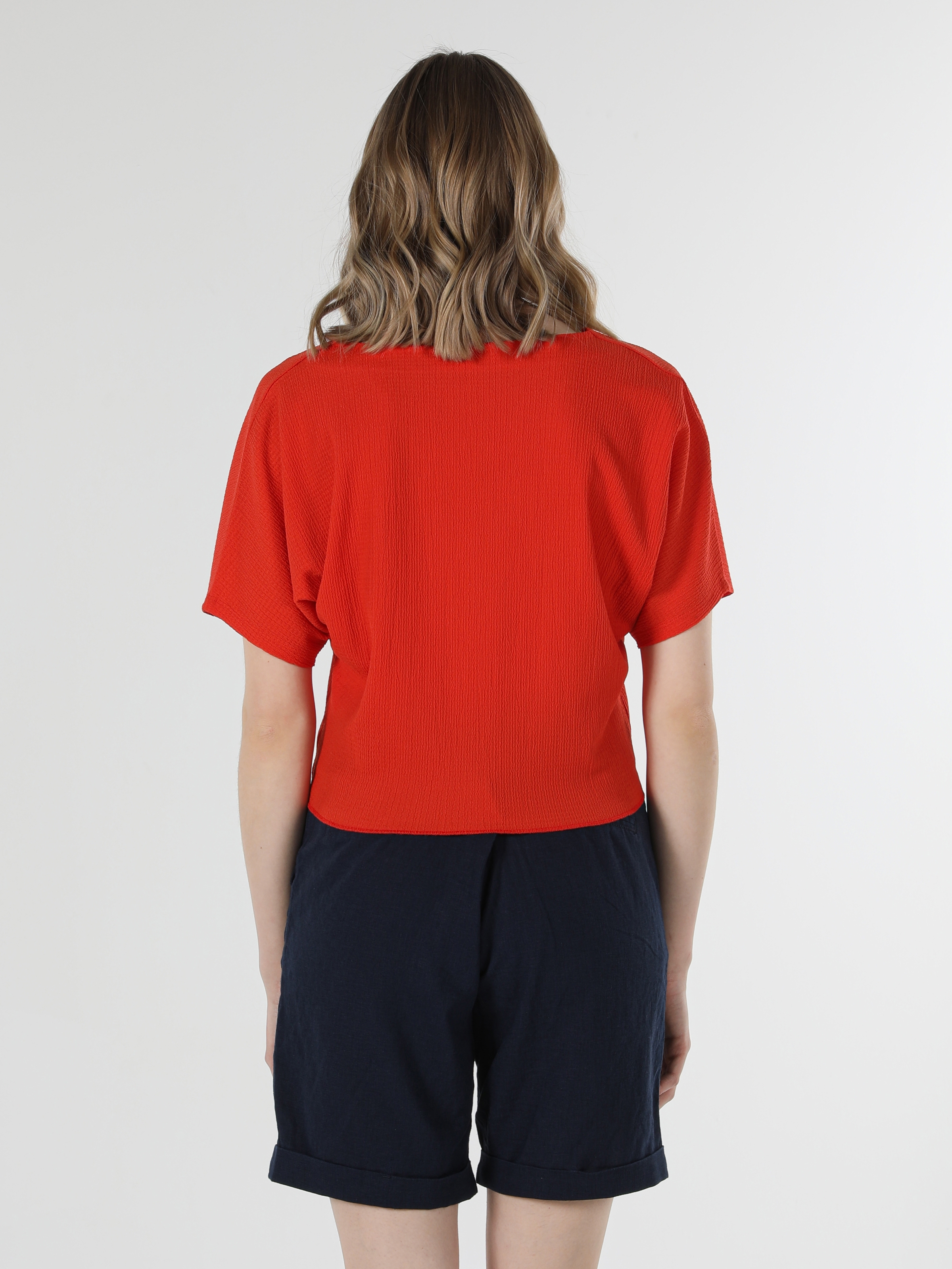 Regular Fit V Yaka Basic Kırmızı Kadın Kısa Kol Tişört