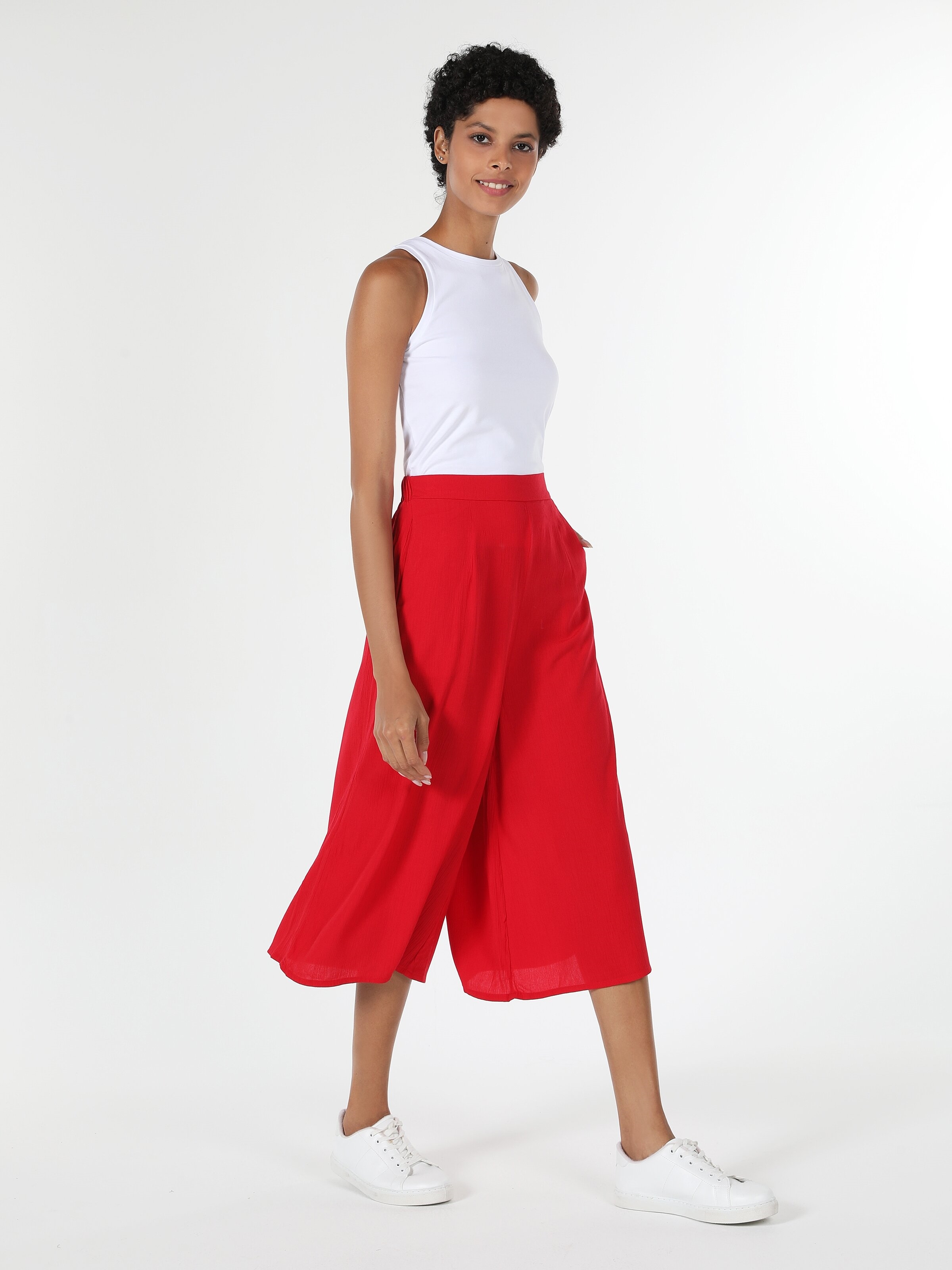 Colins Regular Fit Yüksek Bel Geniş Paça Kadın Kırmızı Pantolon. 1