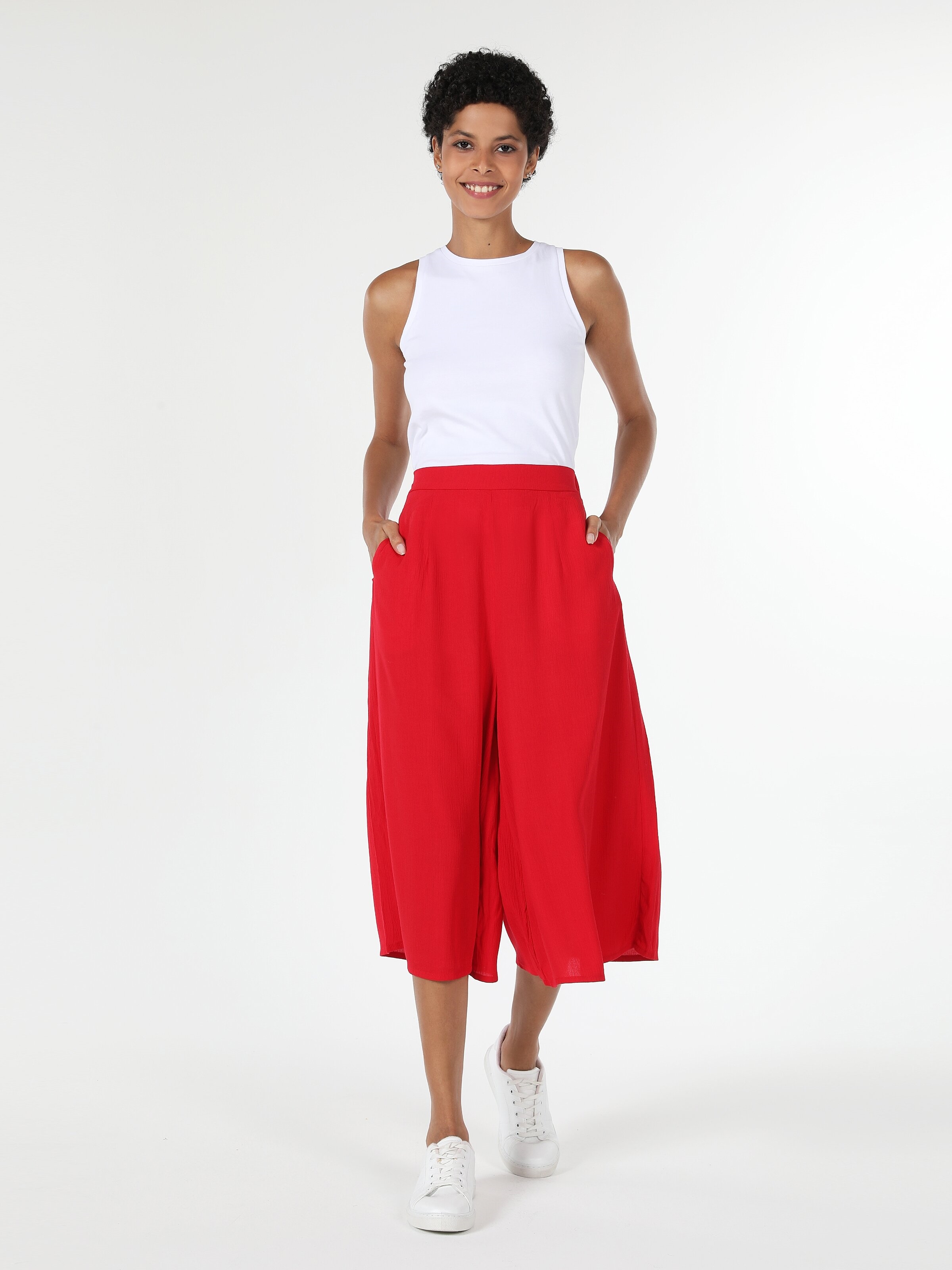 Colins Regular Fit Yüksek Bel Geniş Paça Kadın Kırmızı Pantolon. 3