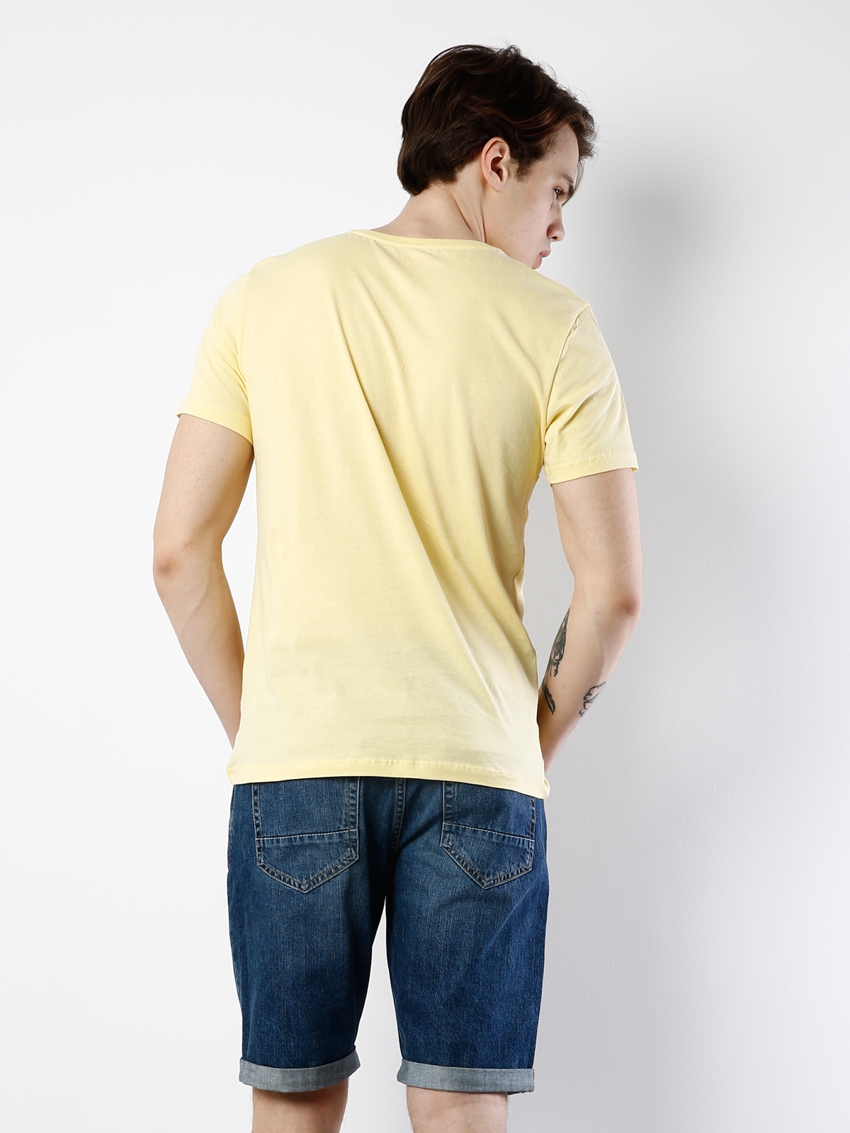 Sarı Yuvarlak Yaka Kısa Kol Tişört