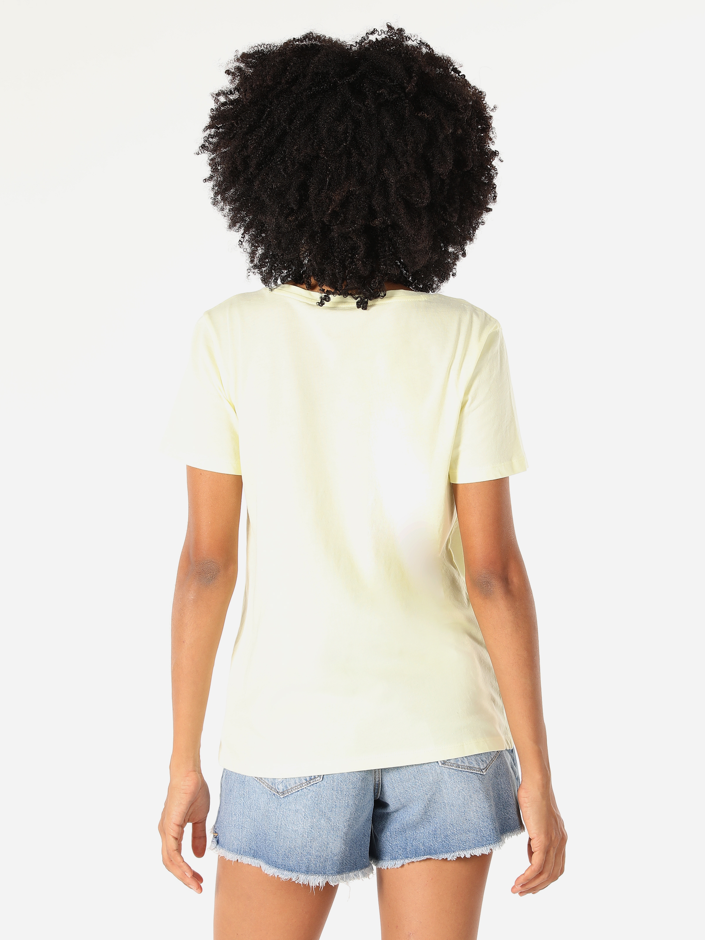 Regular Fit V Yaka V Yaka Sarı Kadın Kısa Kol Tişört