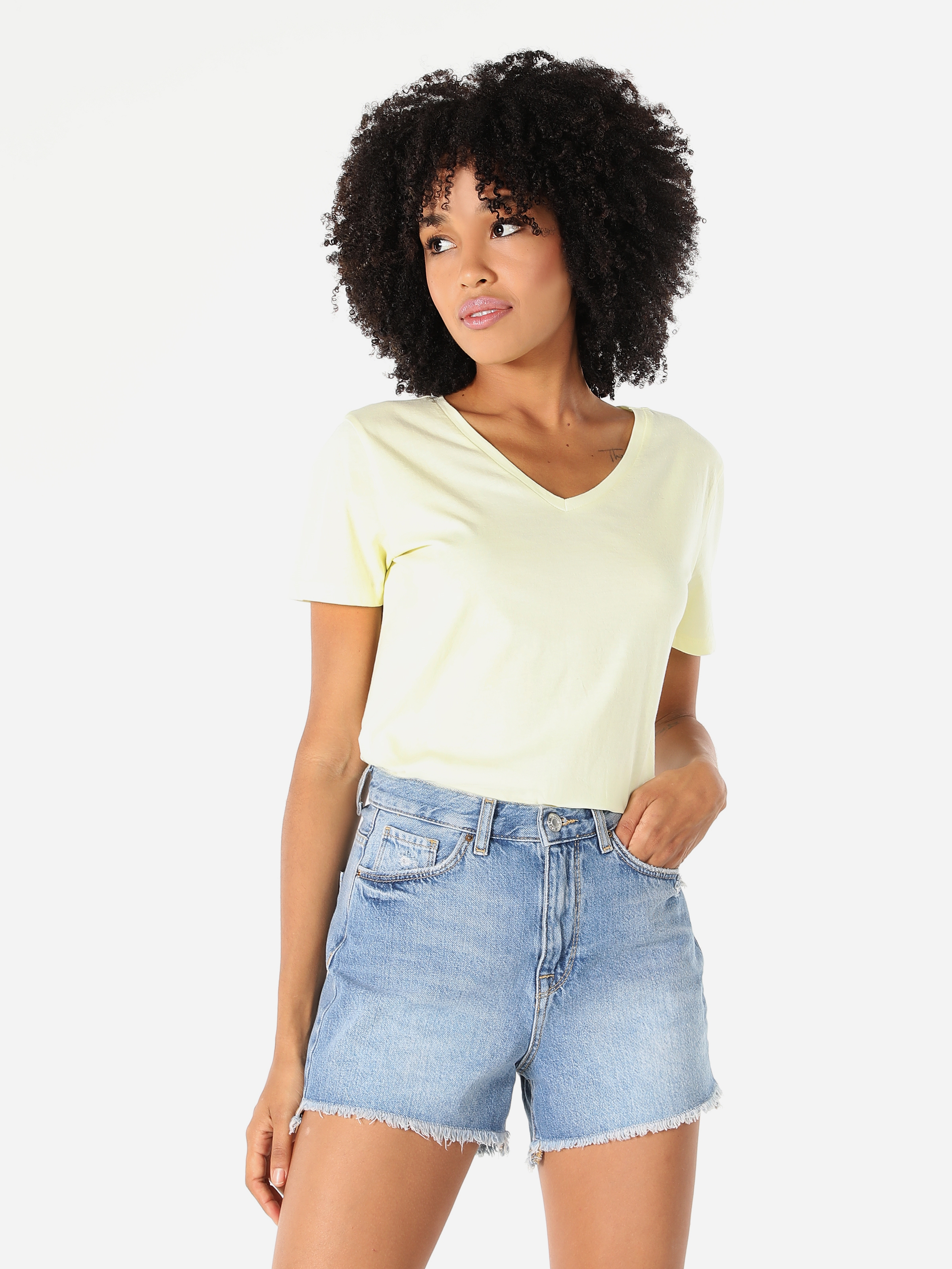 Regular Fit V Yaka V Yaka Sarı Kadın Kısa Kol Tişört