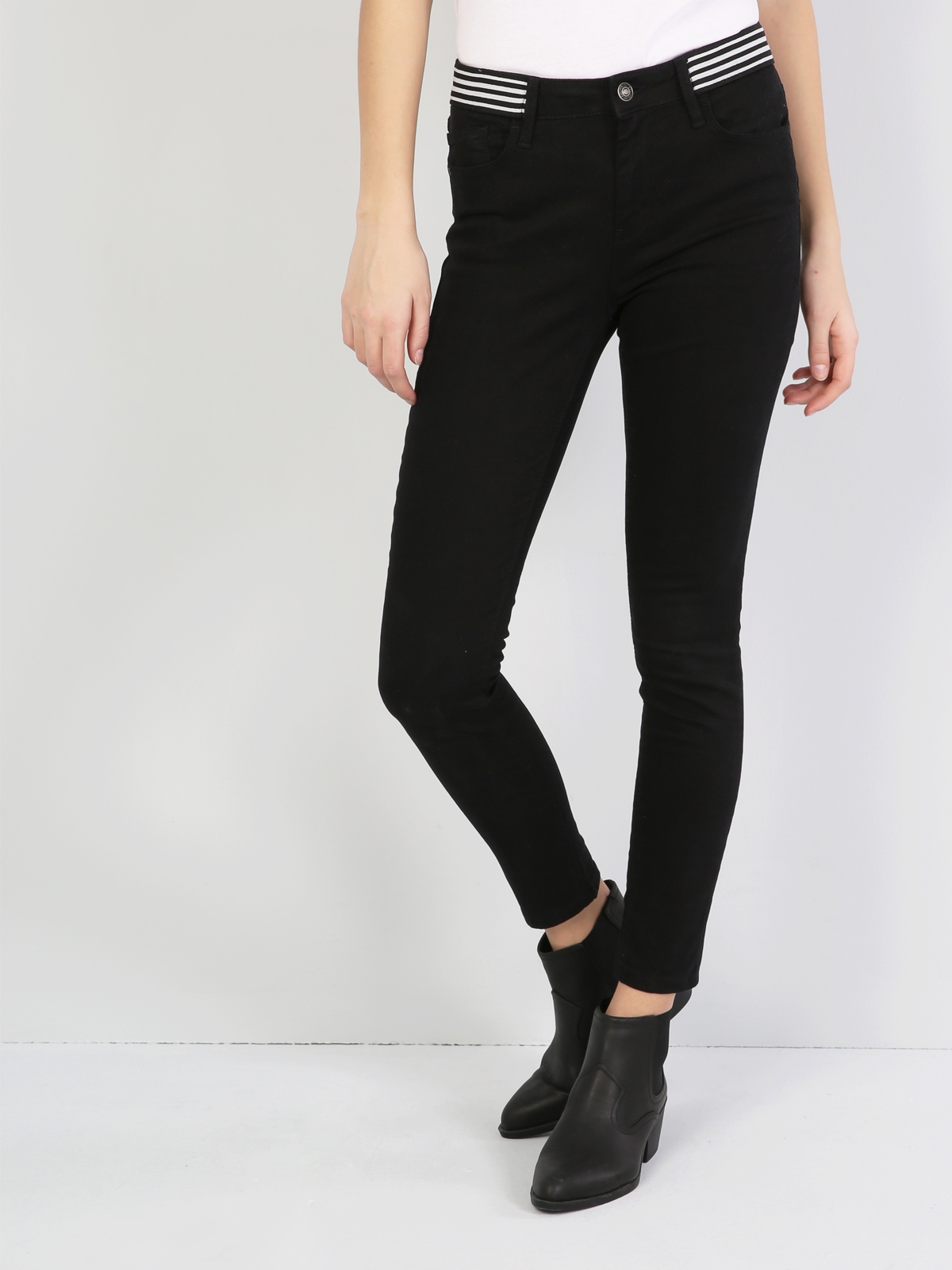 Super Slim Fit Orta Bel Skinny Leg Kadın Siyah Pantolon