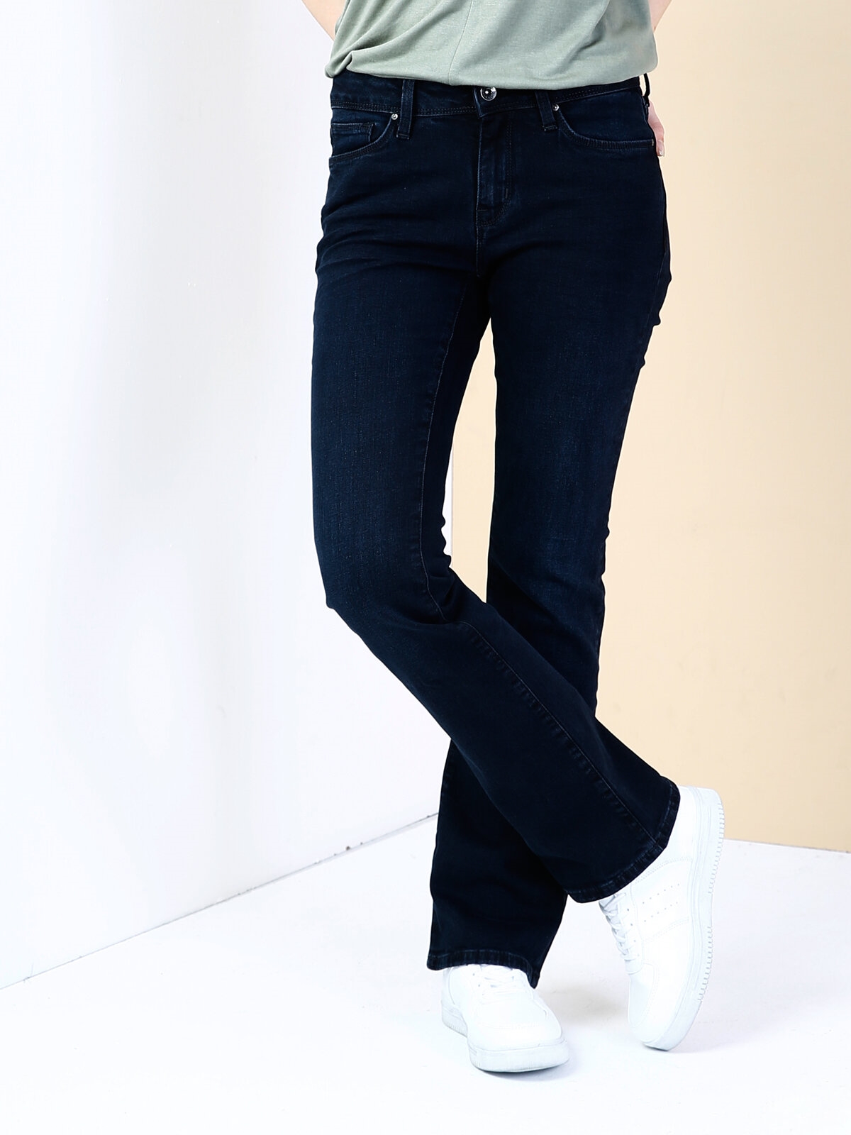 791 Monıca Regular Fit Orta Bel Boru Paça Kadın Siyah Jean Pantolon